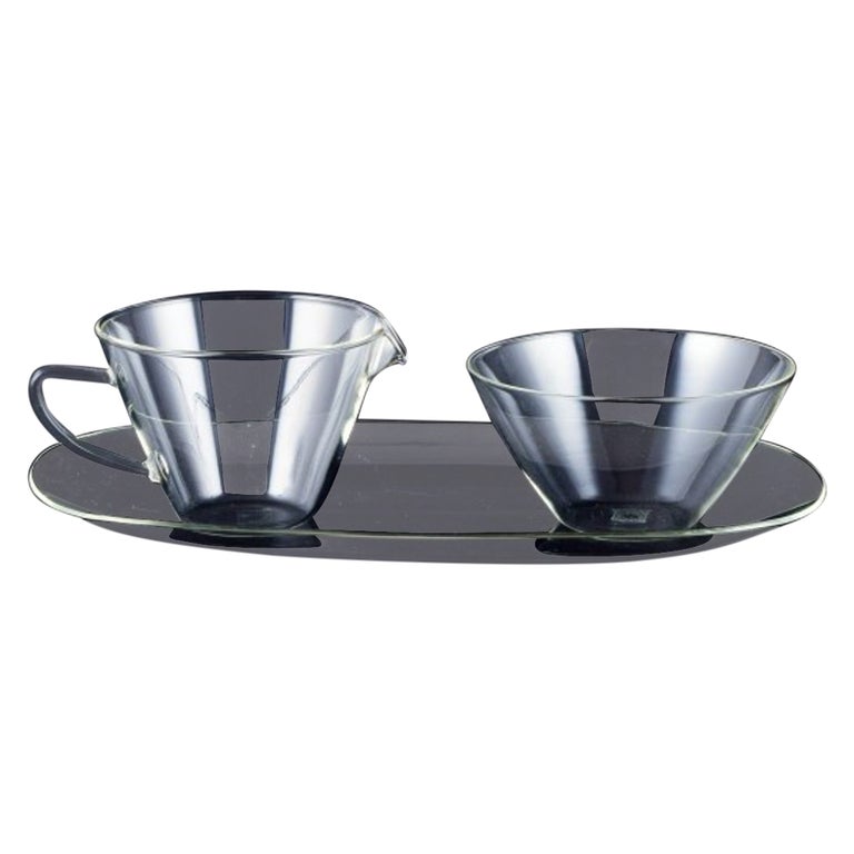 Jena-Glas, Schott and Gen/Mainz, Germany. Creamer and sugar bowl on a tray. For Sale at 1stDibs