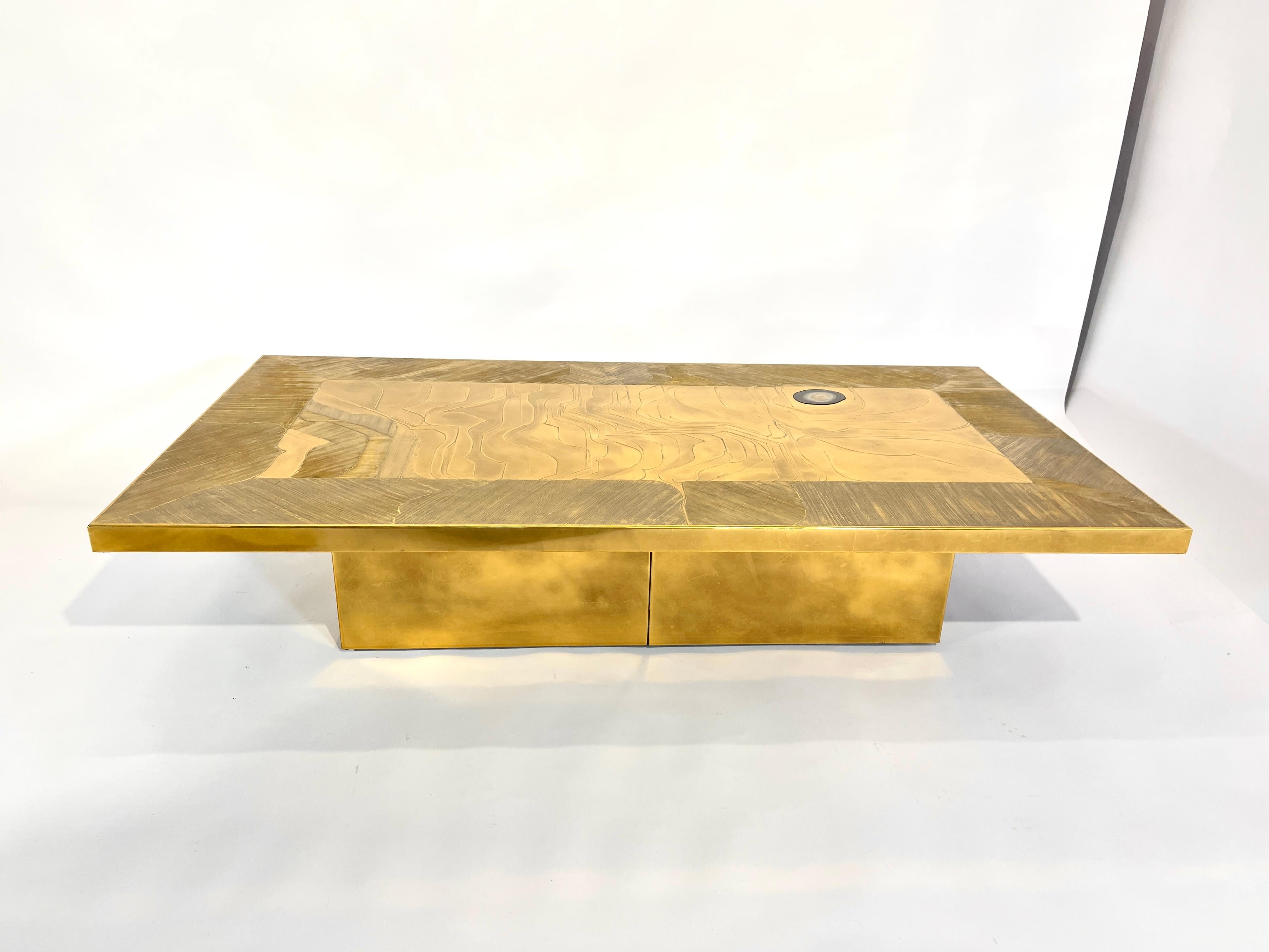 Mid-Century Modern Jenatzi Etched Brass Coffee Table Inlaid 1 Agates, circa 1970 For Sale