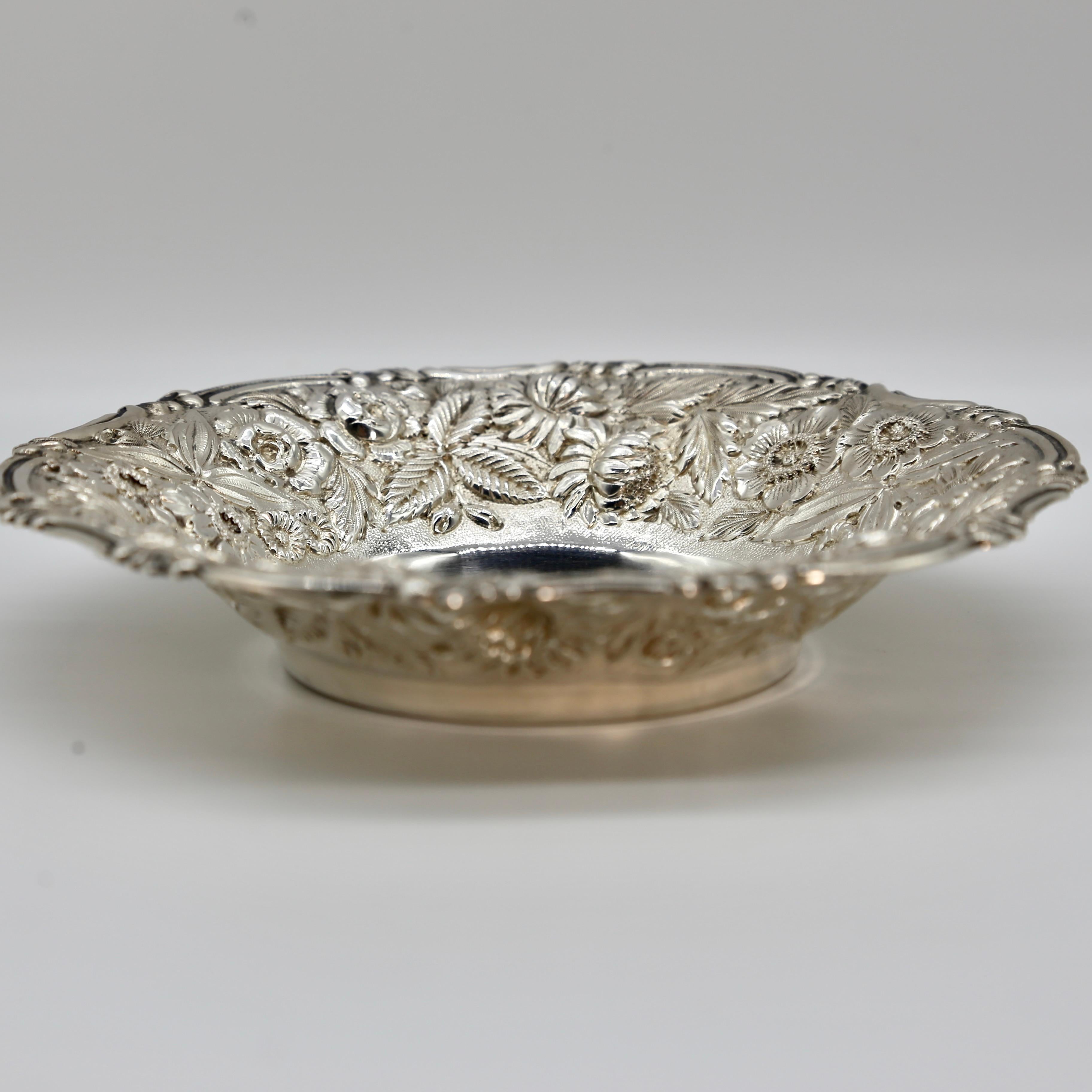 Néo-rococo Bol repoussé vintage Jenkins & Jenkins en argent sterling, 1910 en vente