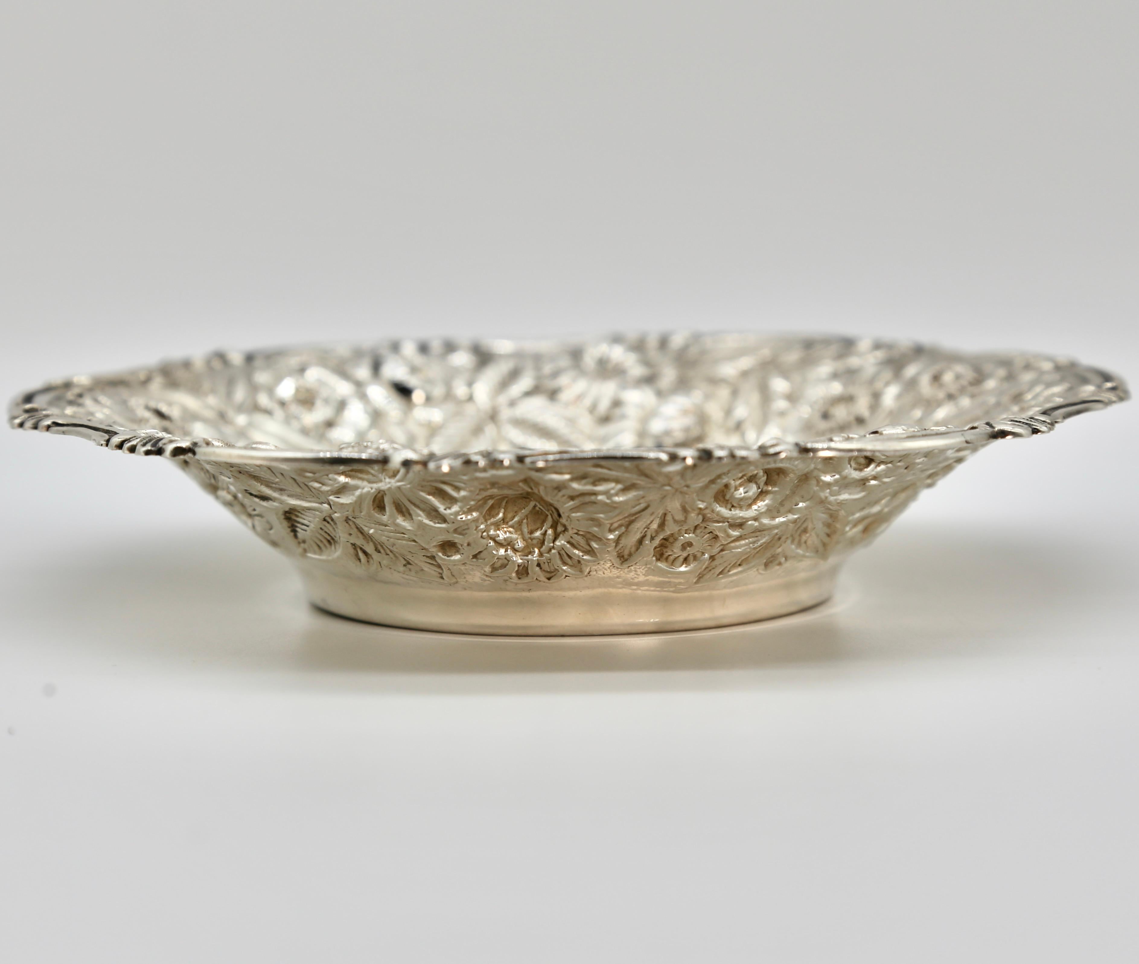 Américain Bol repoussé vintage Jenkins & Jenkins en argent sterling, 1910 en vente