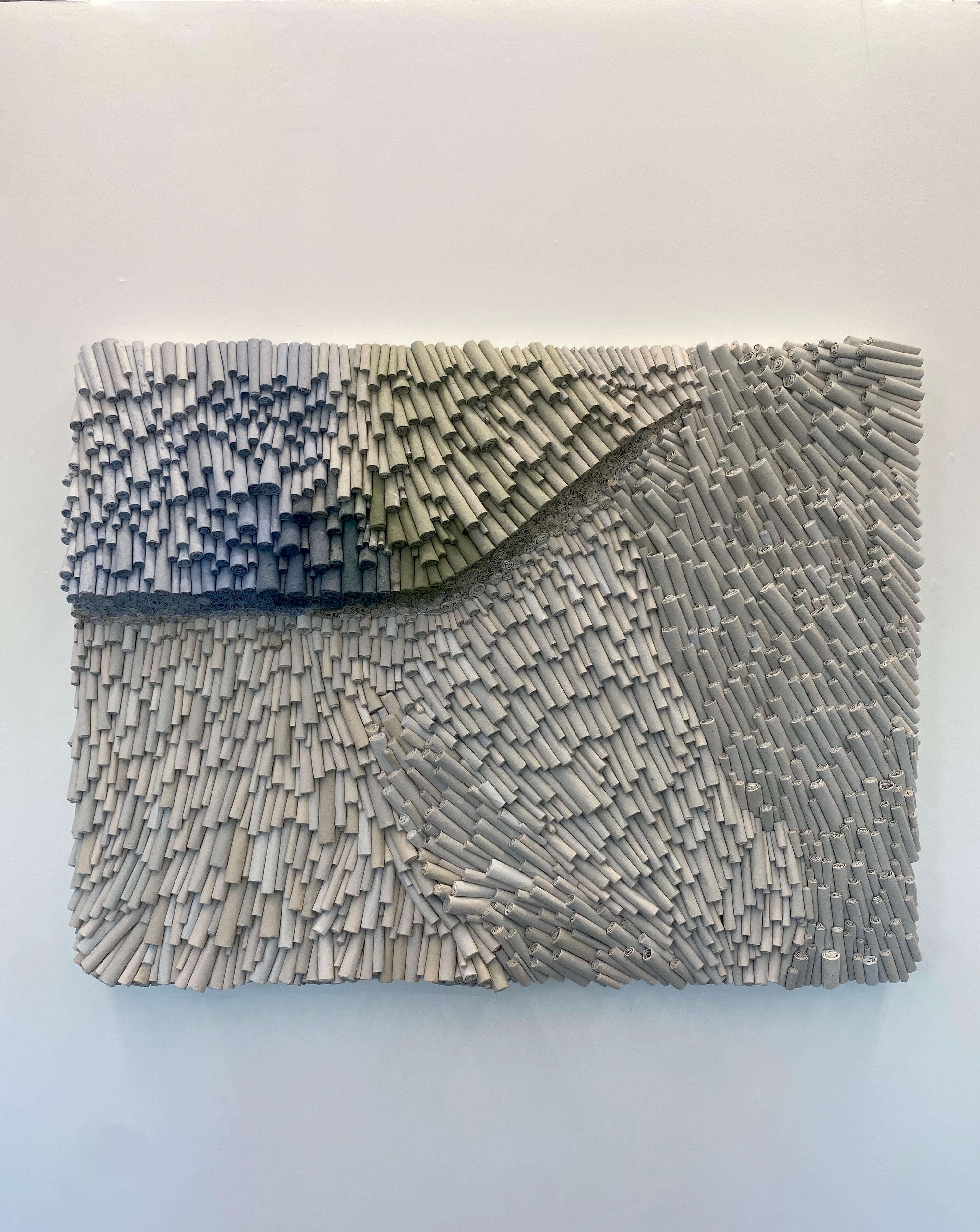 Steadfast, Pittura contemporanea su carta arrotolata, astratto, scultoreo, minimalismo - Painting di Jenn Hassin