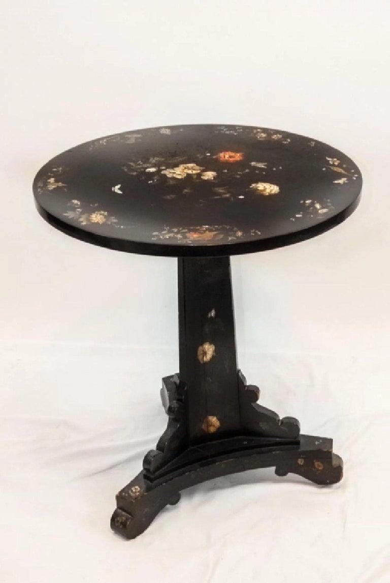 Jennens and Bettridge 19thCentury Victorian TiltTop Lacquered Papier