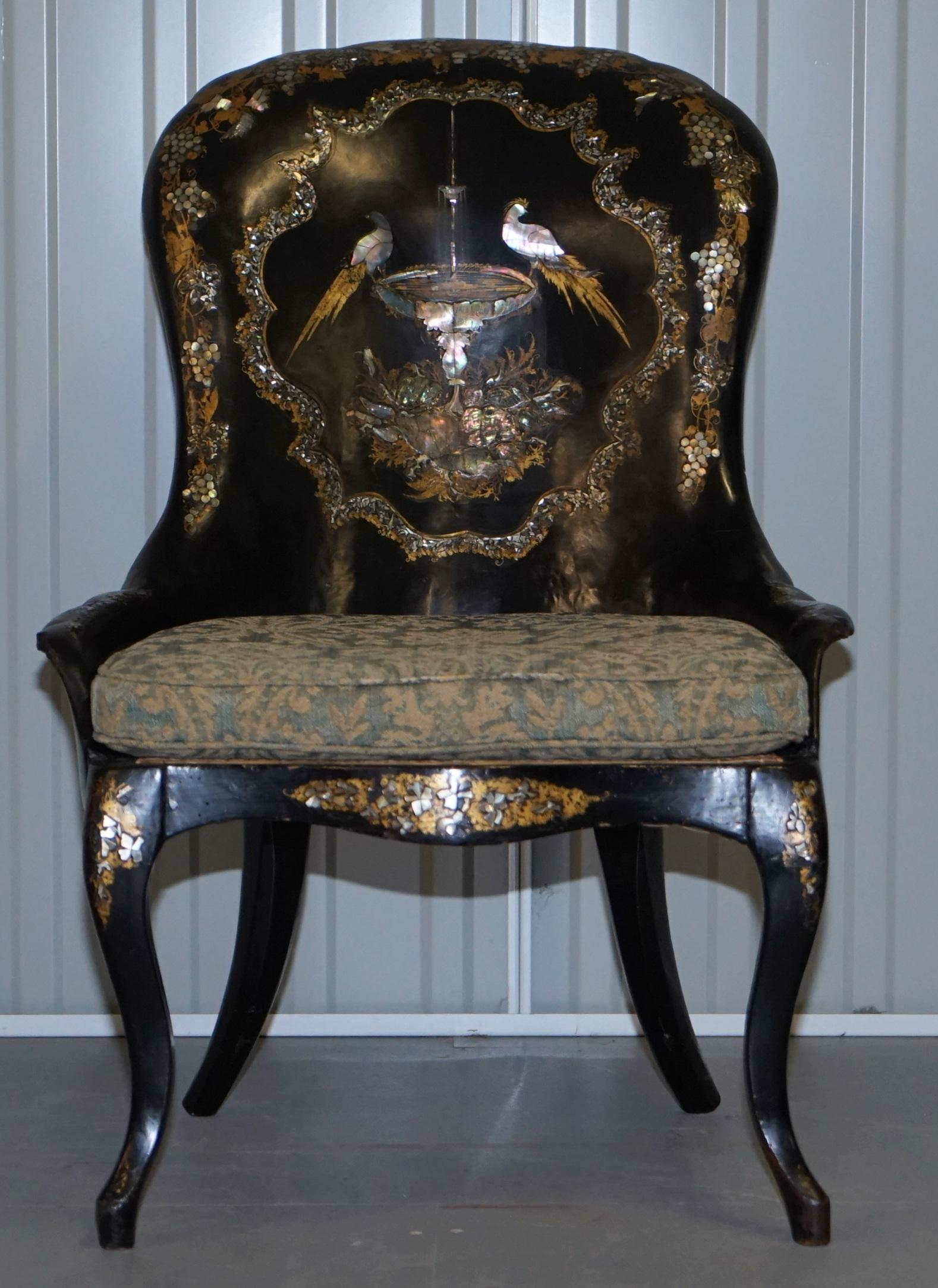 We are delighted to offer for sale this very rare Jenners & Bettrige Birmm London early 19th century parcel gilt papier mâché mother of pearl chair with bergère seat and inlaid tropical birds

A good looking and decorative piece, its early