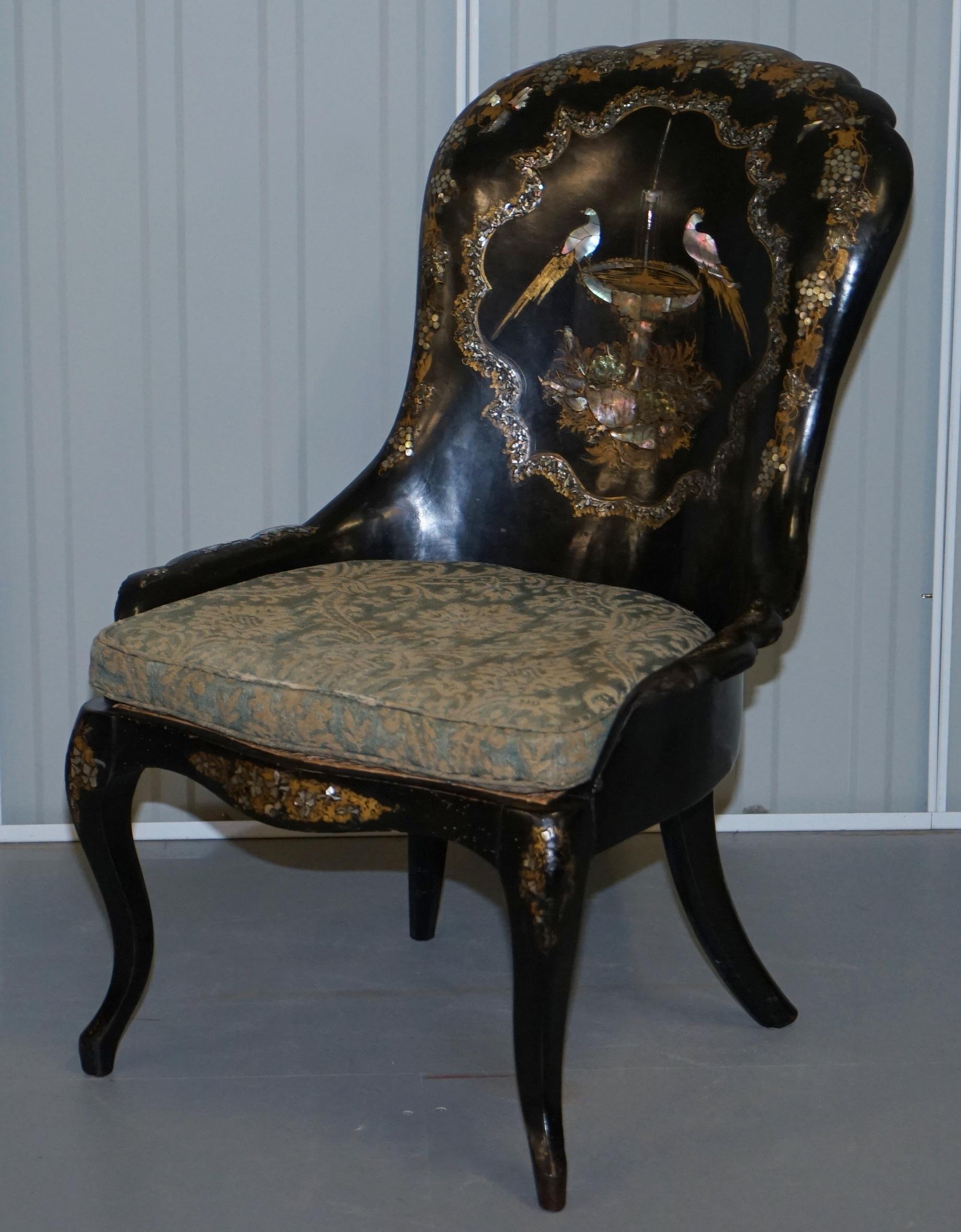 Mid-19th Century Jennens & Bettridge Brimm Parcel Gilt Papier Mâché Mother of Pearl Birds Chair