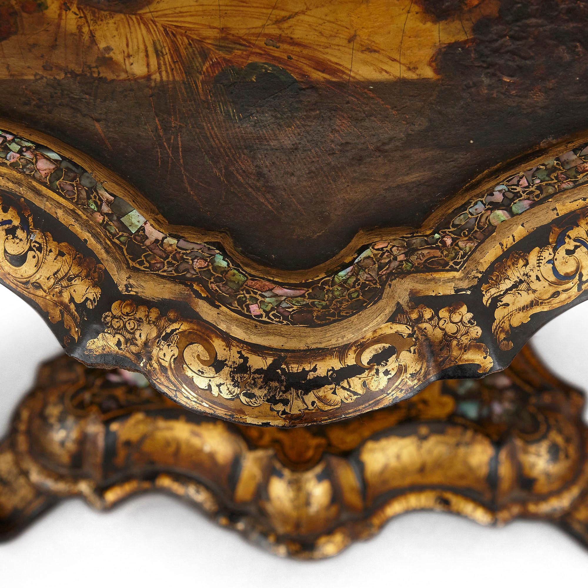 Milieu du XIXe siècle Table d'appoint en bois d'ébène et papier mâché Jennens & Bettridge en vente