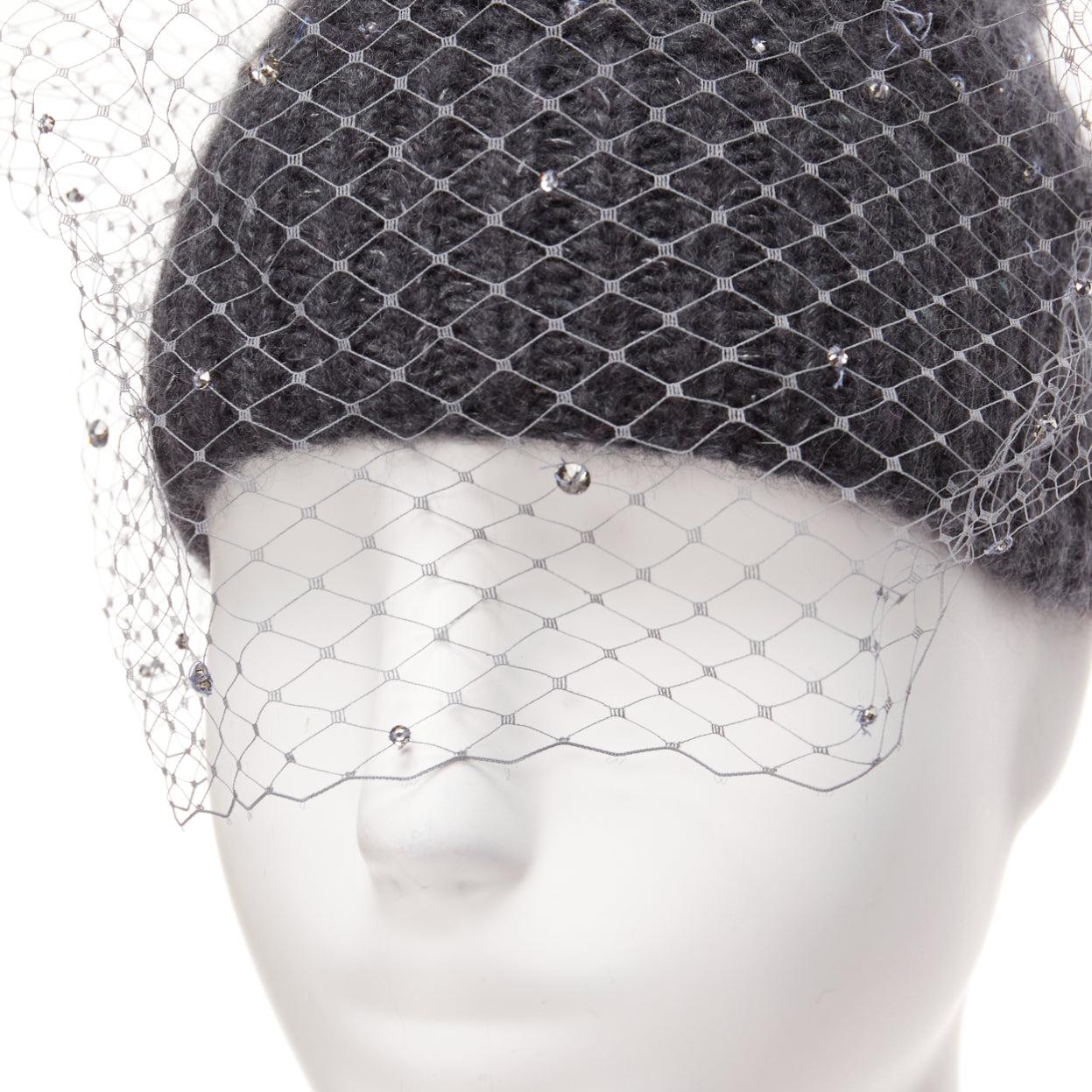 JENNIFER BEHR grey charcoal crystal beads veil round top beanie hat
Reference: AAWC/A00927
Brand: Jennifer Behr
Material: Fabric
Color: Grey, Clear
Pattern: Crystals
Closure: Slip On
Lining: Grey Fabric
Extra Details: Crystal embellished
