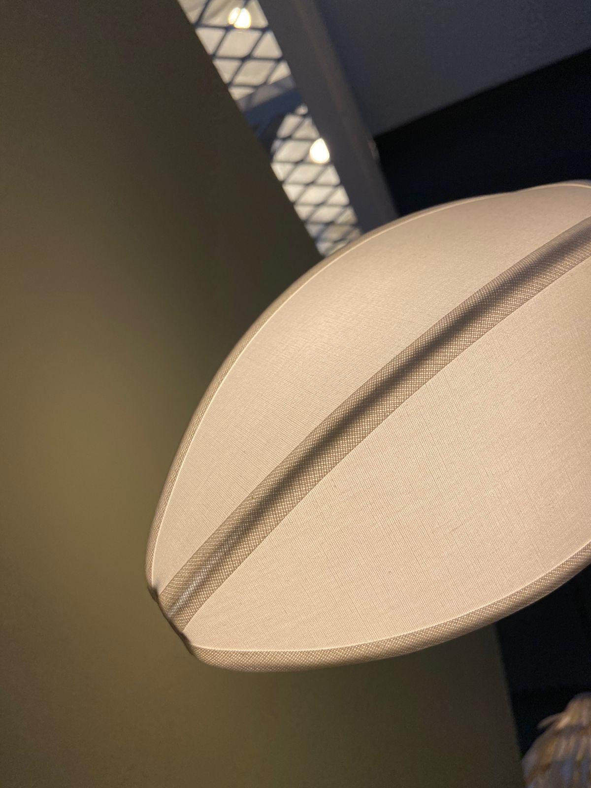 Jennifer - Lampada a sospensione brasiliana contemporanea in ottone scultoreo - Max in vendita 4