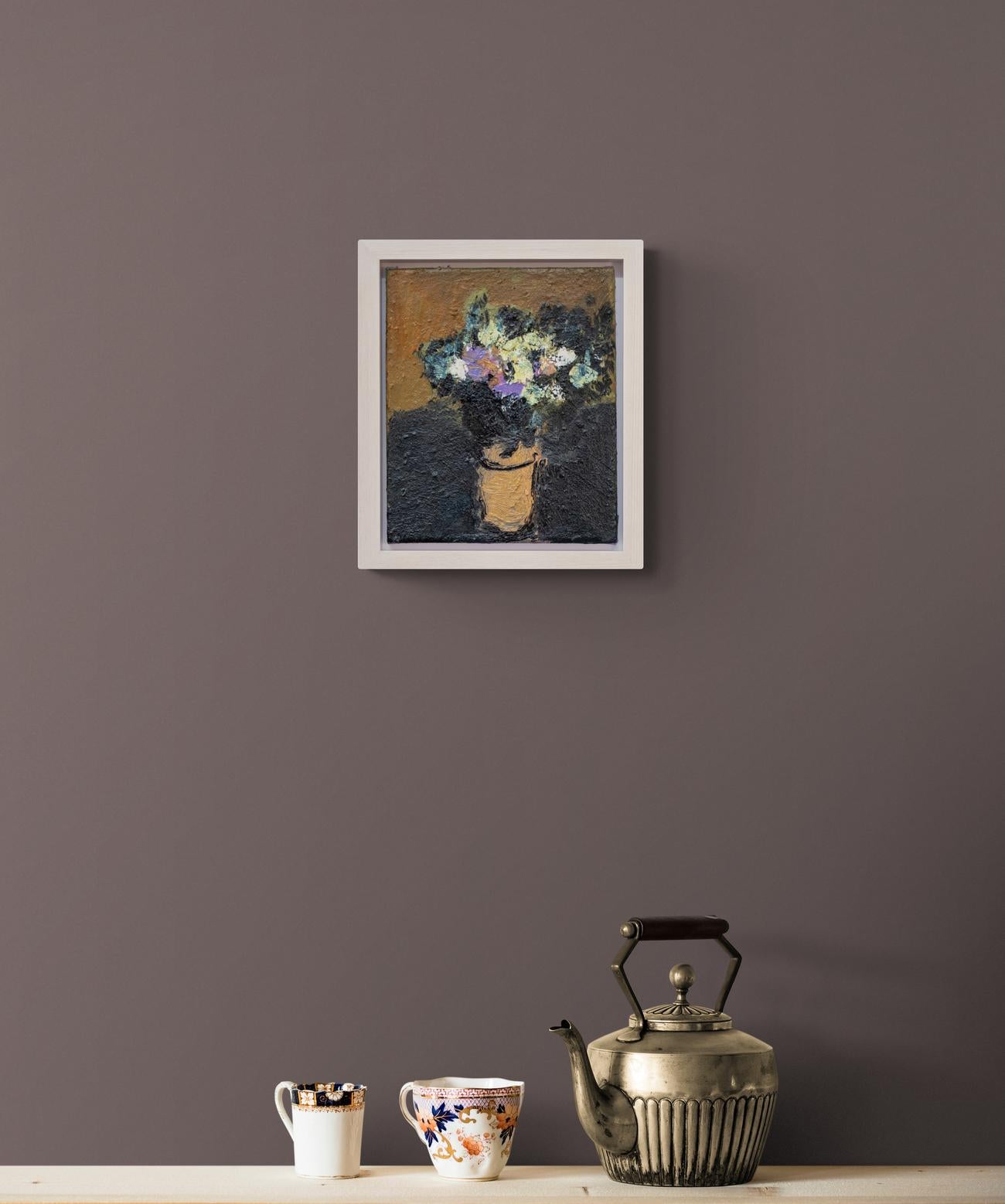 Noir de carbone et lavande - contemporain, floral, nature morte, huile sur panneau 7