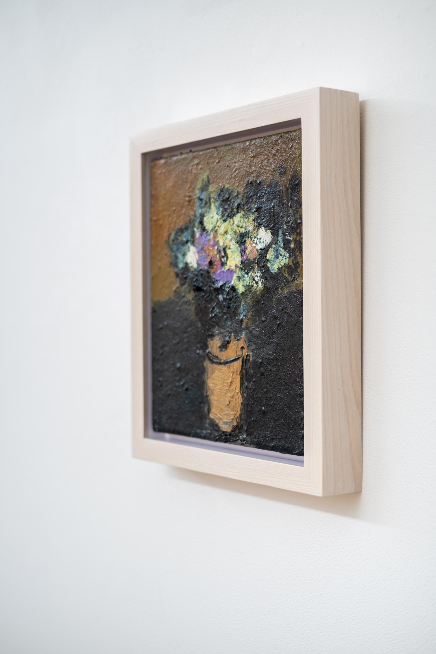 Noir de carbone et lavande - contemporain, floral, nature morte, huile sur panneau 1