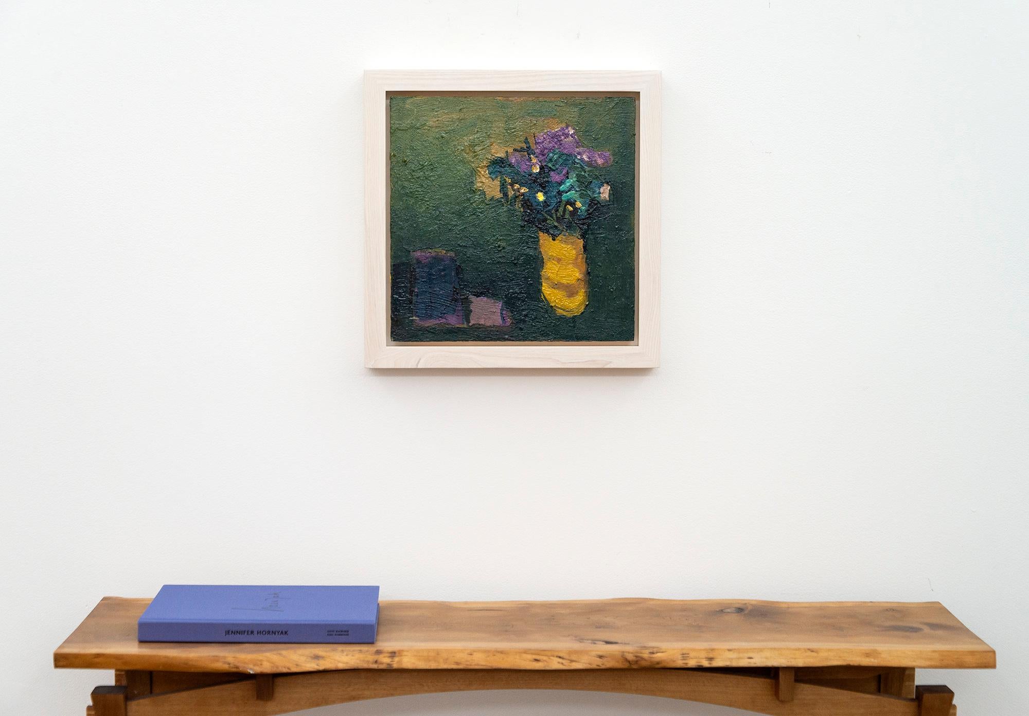 Ocre con Violeta - contemporáneo, floral, bodegón, óleo sobre tabla en venta 5
