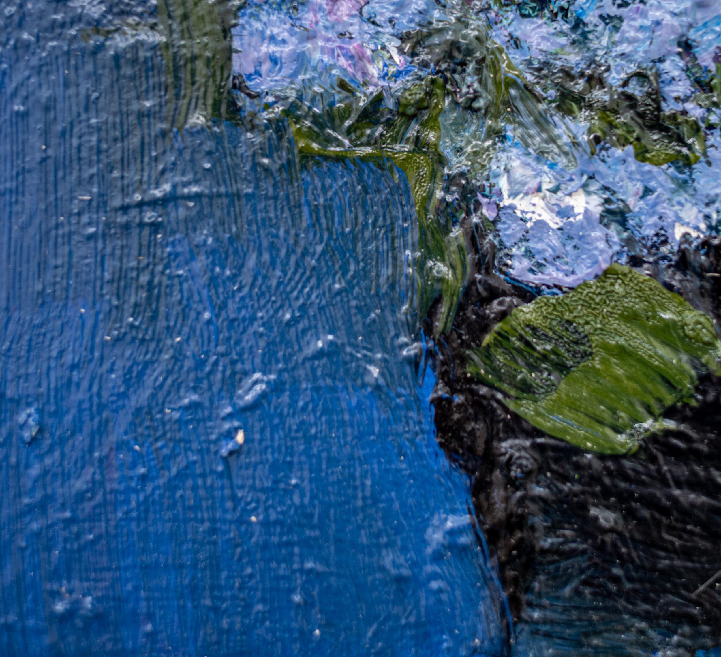 Violettblau mit Weiß - zeitgenössisch, floral, Stillleben, Öl auf Leinwand im Angebot 3