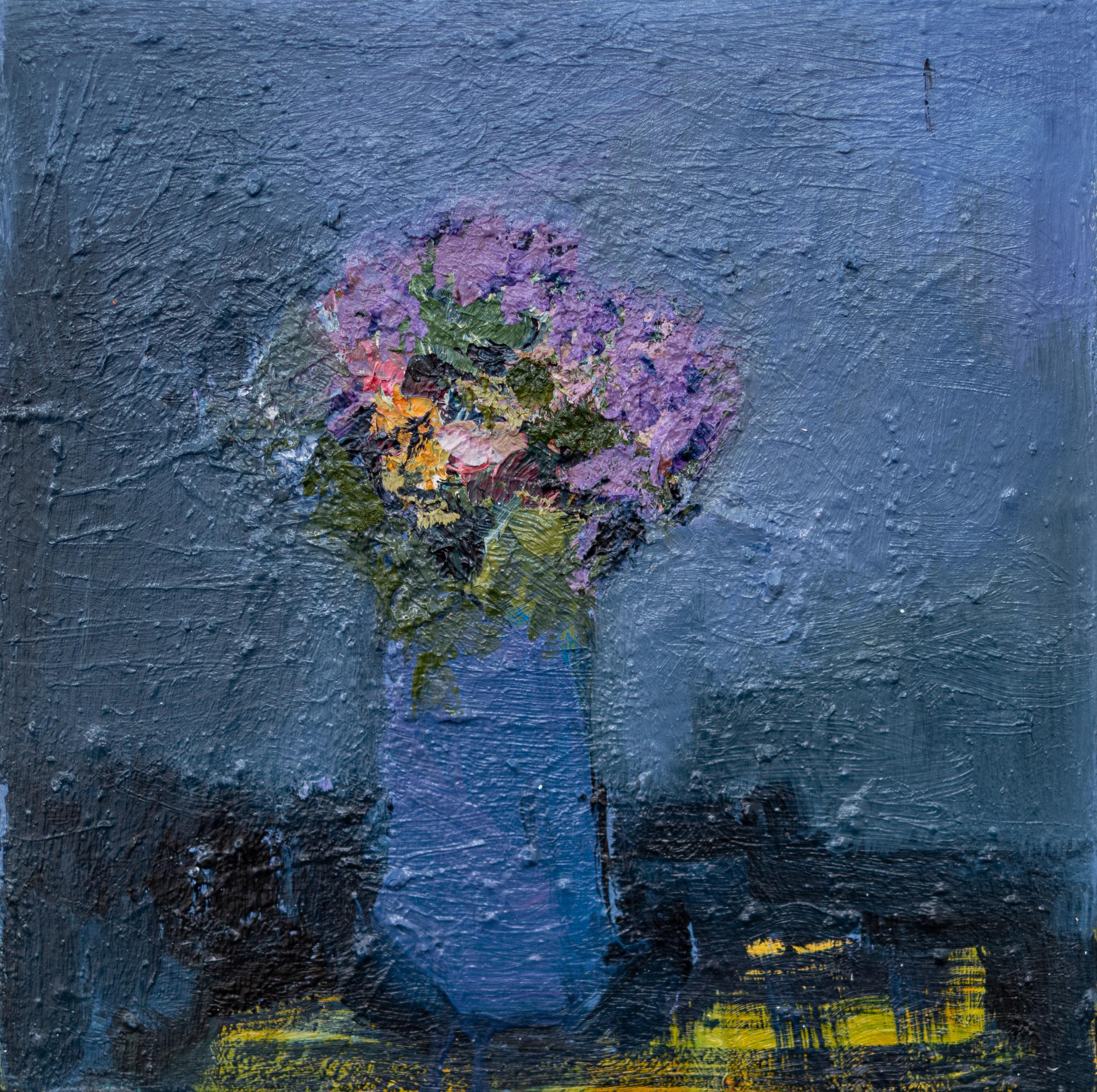 Gelbes Karo mit Blau - zeitgenössisch, floral, Stillleben, Öl auf Platte (Zeitgenössisch), Painting, von Jennifer Hornyak