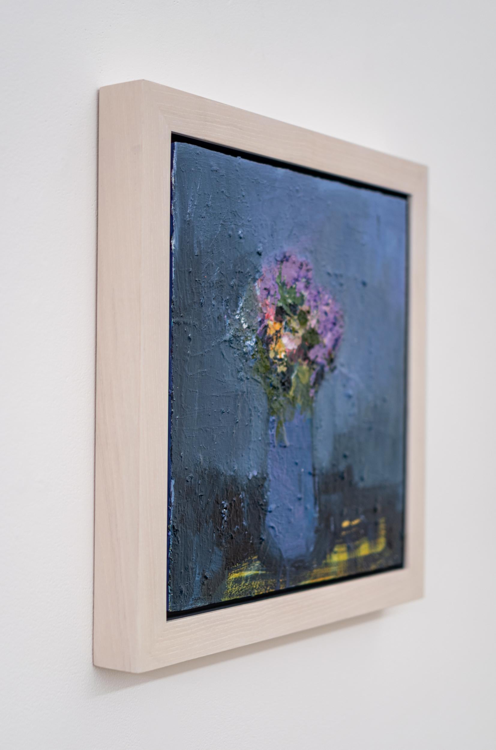 Dieses abstrakte Ölgemälde mit Blumen ist von Jennifer Hornyak.

Die Kanadierin Jennifer Hornyak ist eine geliebte und meisterhafte Künstlerin, die seit mehr als vier Jahrzehnten malt. Ihr reizvolles, ätherisches Werk liegt irgendwo zwischen