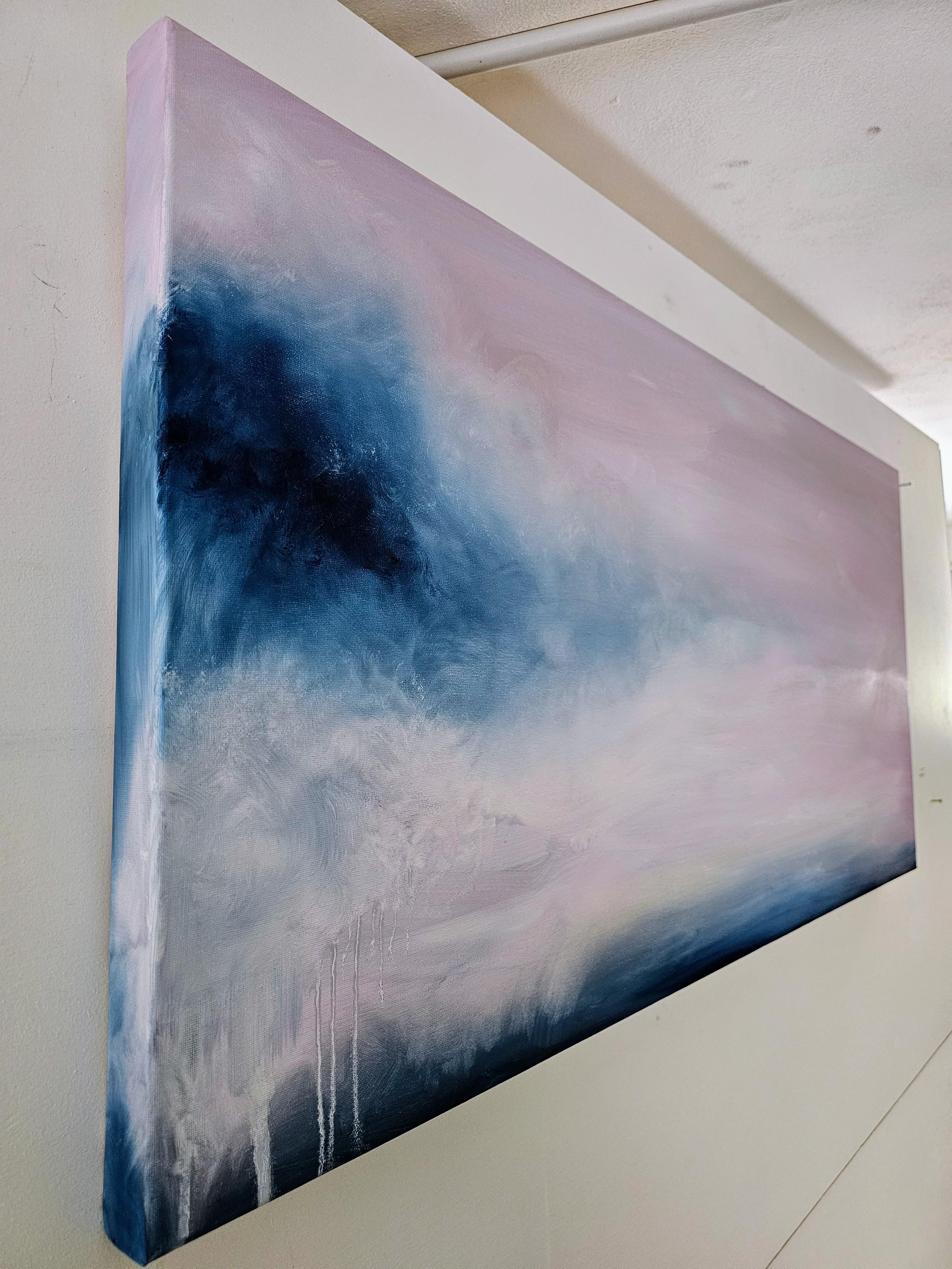 Un sottile richiamo della natura selvaggia - Quadro di paesaggio astratto rosa e blu tenue in vendita 2