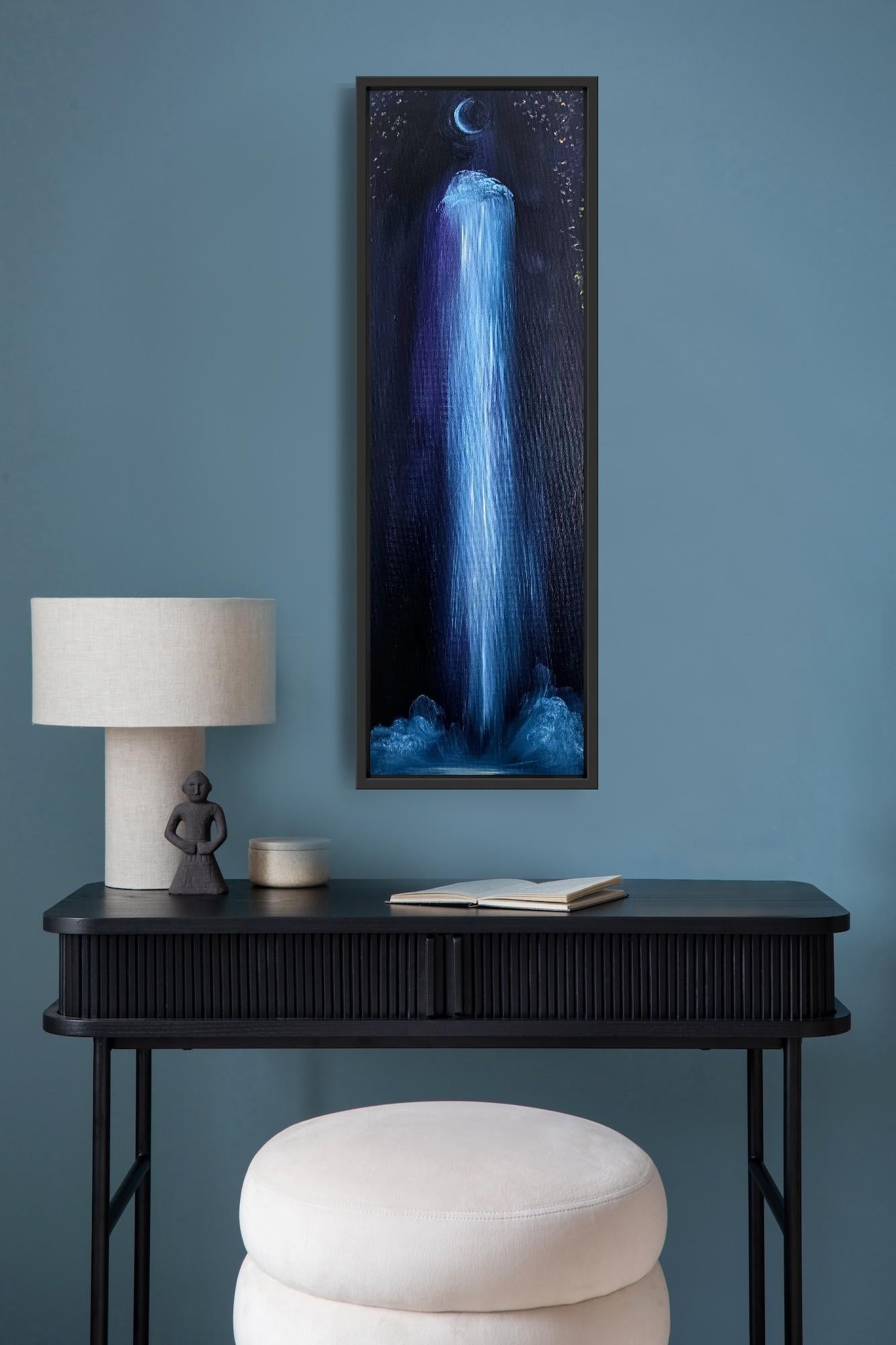 I Am Not Afraid of the Dark - Dramatisches Bild mit Mond, Sternen und Wasserfall im Angebot 1