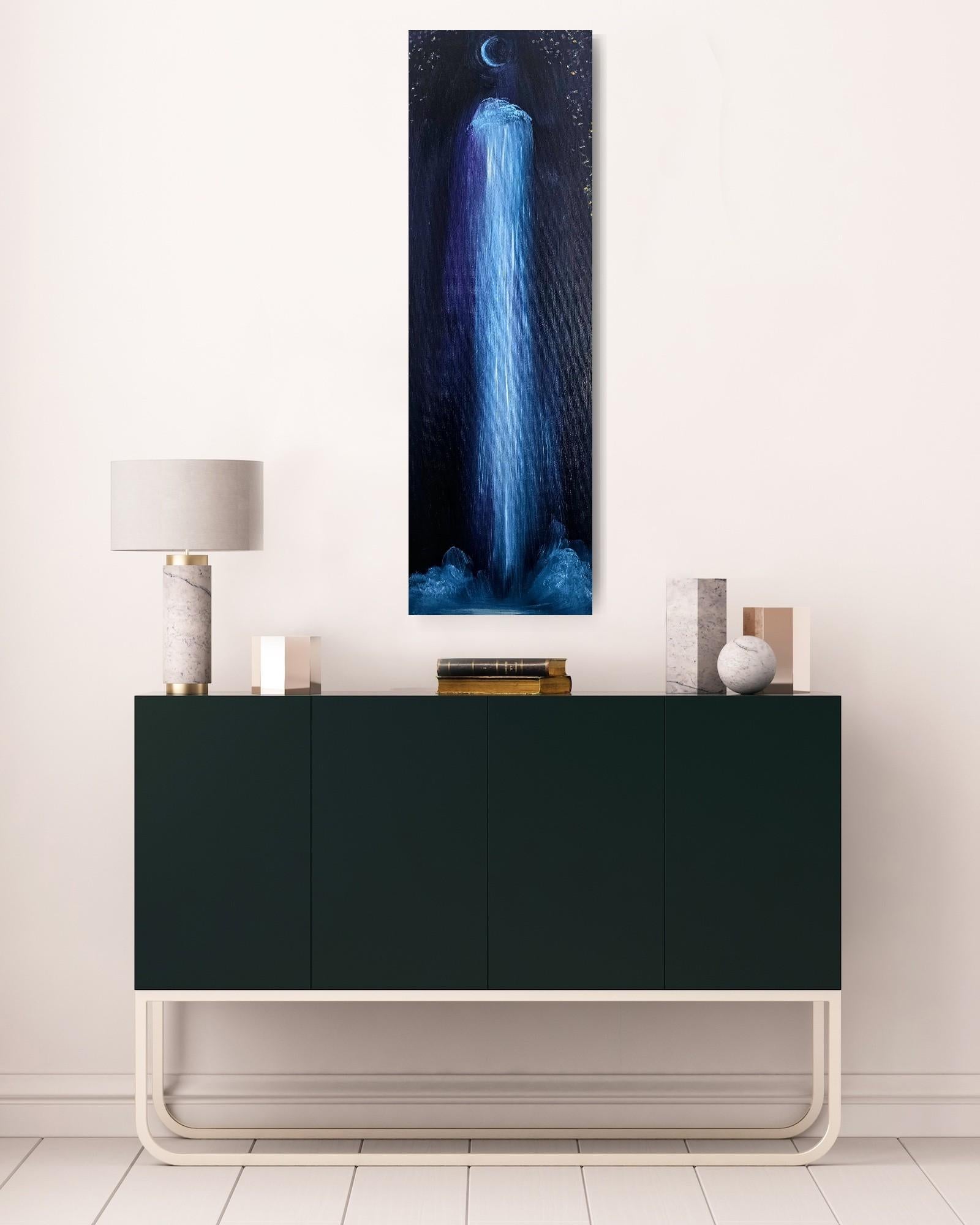 I Am Not Afraid of the Dark - Dramatisches Bild mit Mond, Sternen und Wasserfall im Angebot 3
