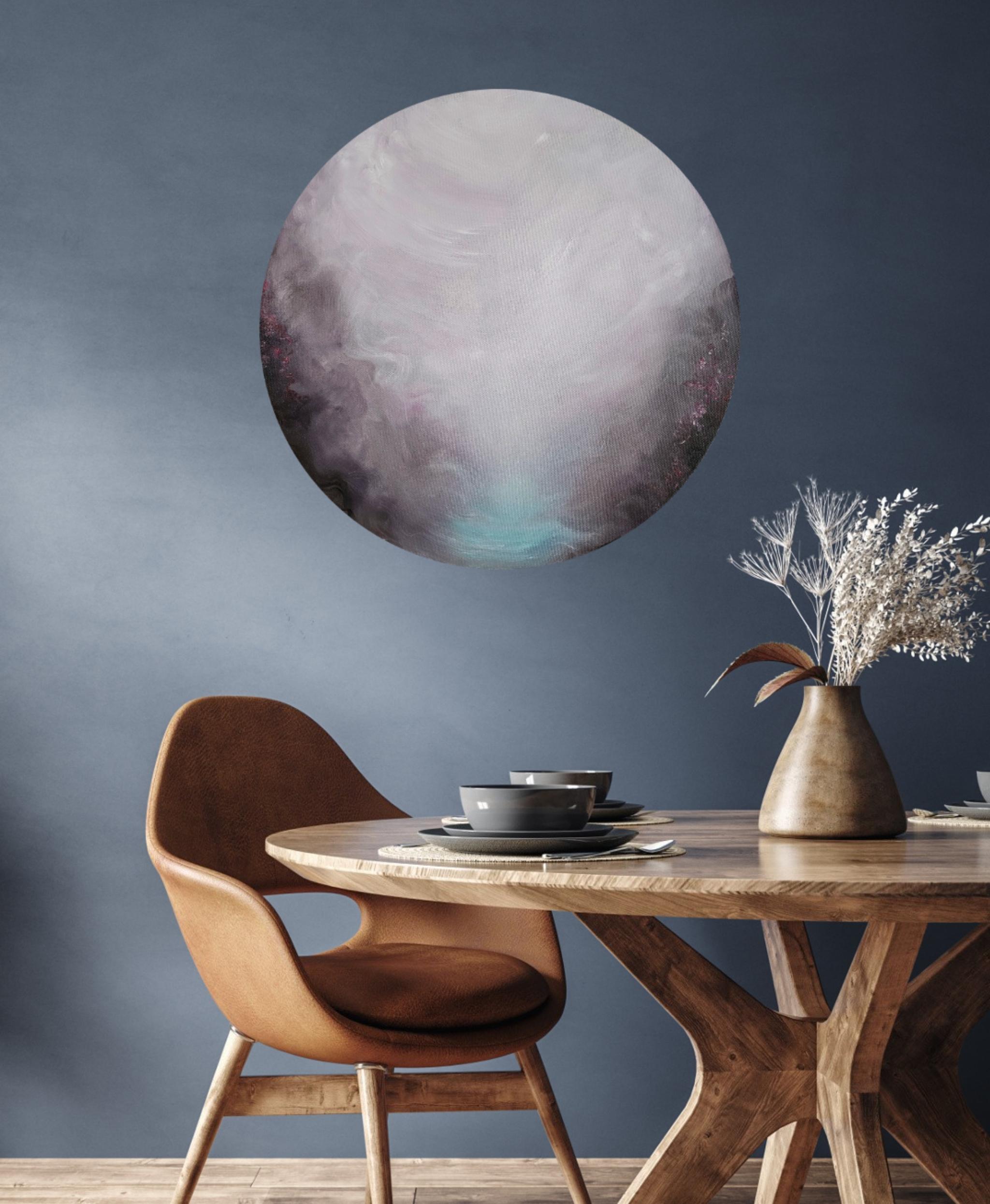 Ich habe ein Geheimnis - Atmosphärische dramatische abstrakte runde Landschaftsmalerei (Grau), Abstract Painting, von Jennifer L. Baker