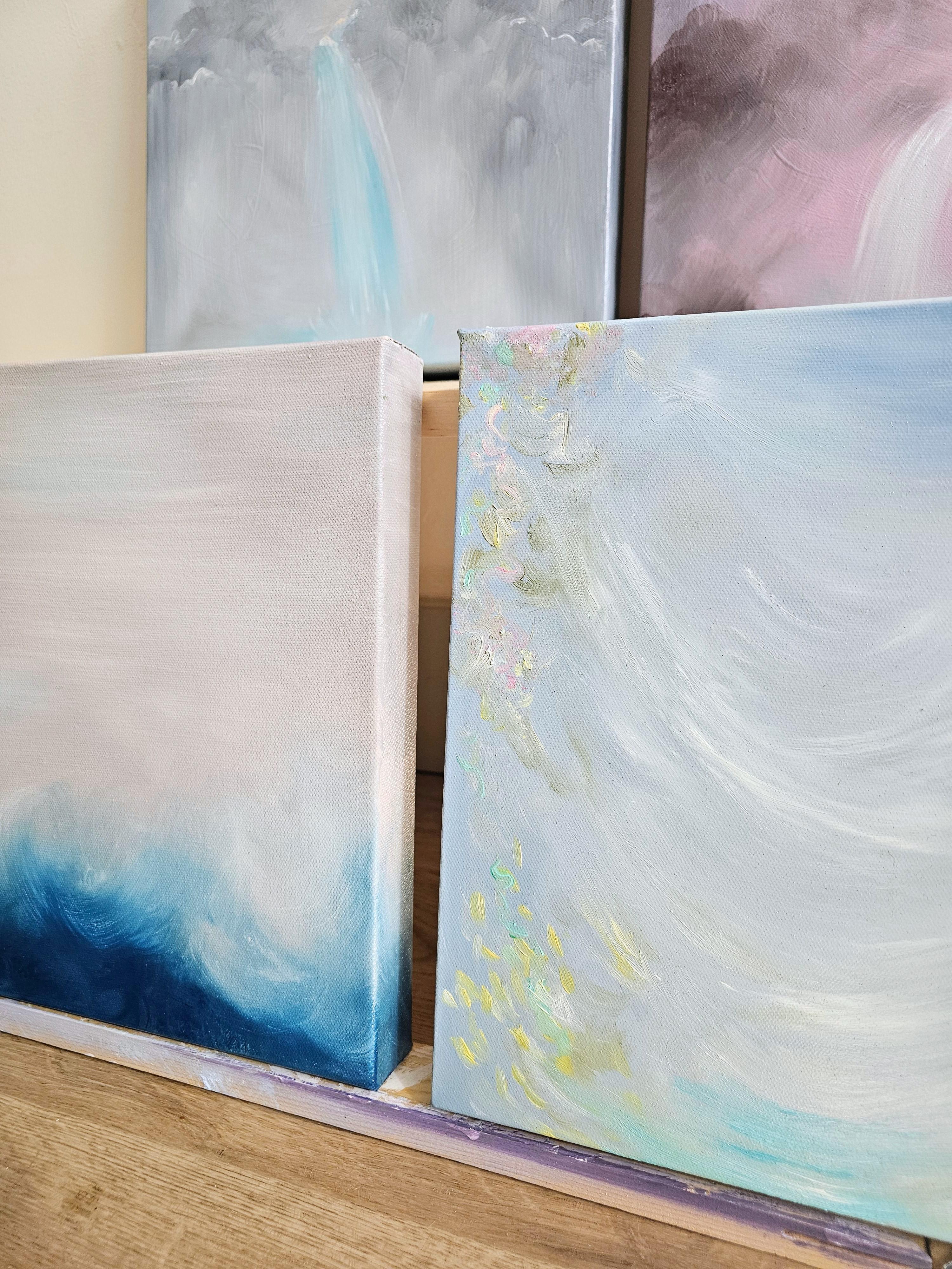 Sweetwater - Peinture abstraite de paysage marin bleu et rose à l'atmosphère éthérée en vente 2