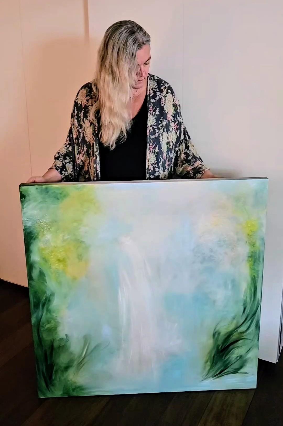 El Soñador - Pintura etérea verde, azul y amarilla de paisaje abstracto - Painting de Jennifer L. Baker