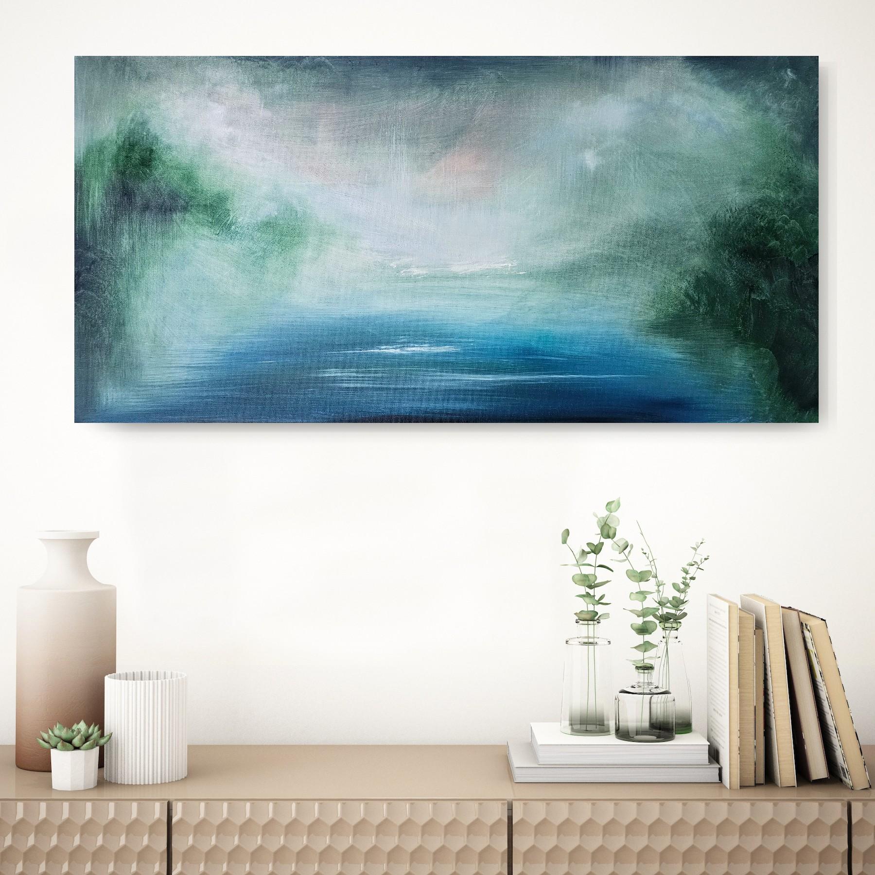 In questo pezzo ho unito strati di olio per evocare l'essenza serena e mistica dell'acqua, un elemento al tempo stesso calmante e profondo. Interpretando in modo creativo stili astratti e impressionistici, suggerisco un'oasi di tranquillità che