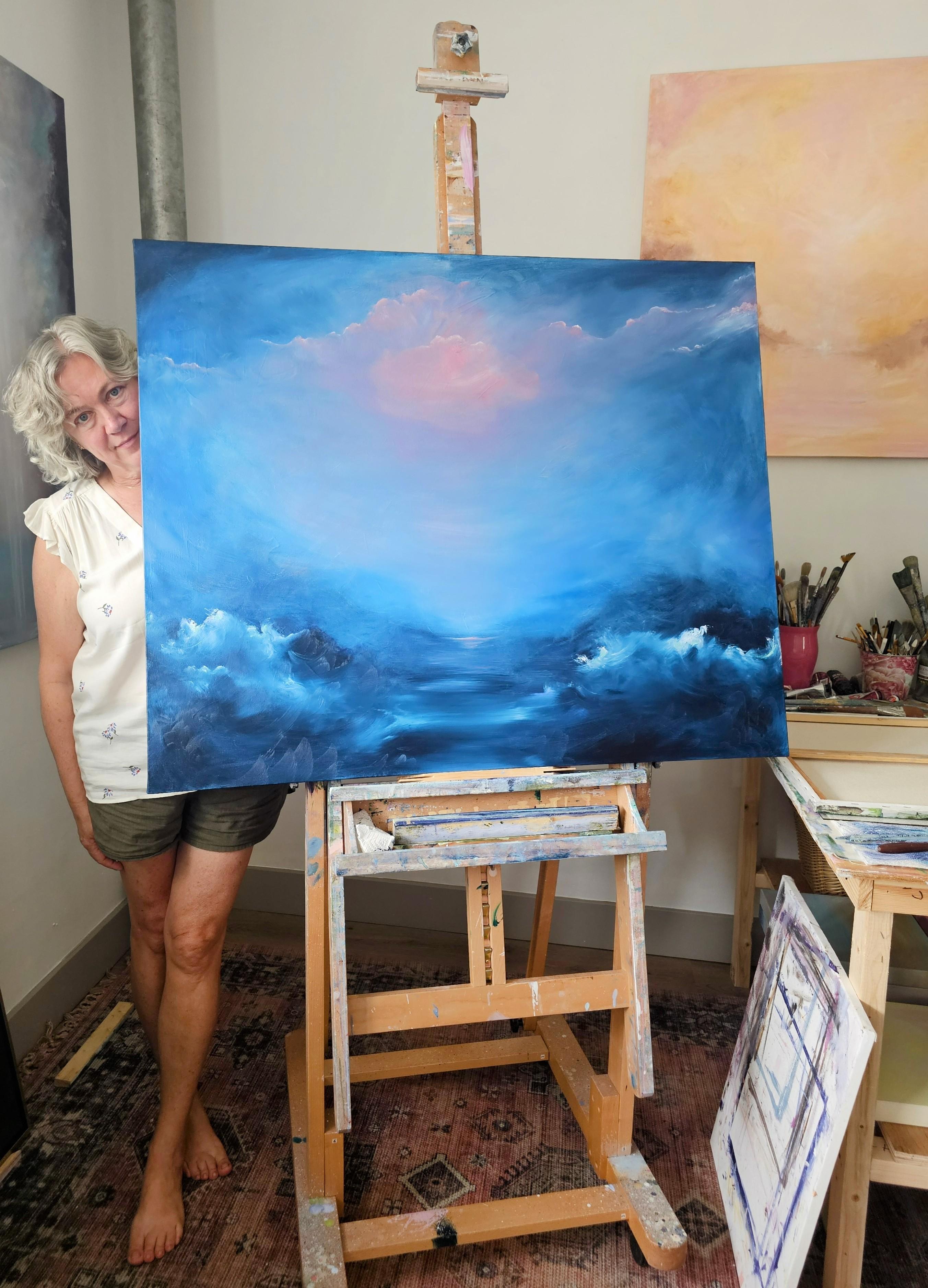 L'universo che sono io - Drammatico quadro astratto blu con paesaggio marino - Painting di Jennifer L. Baker