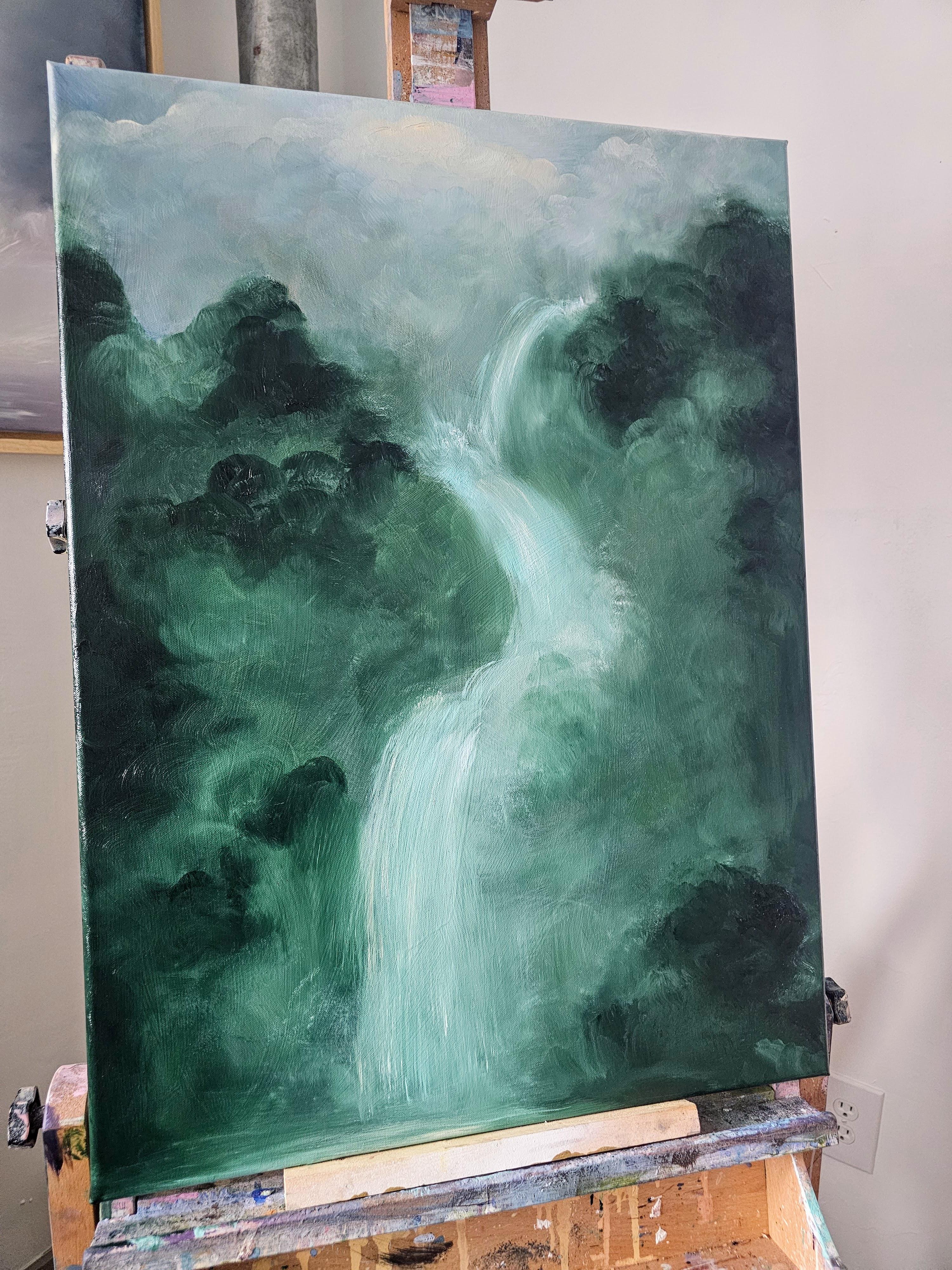Lo que el agua me dio - Pintura verde abstracta de paisaje en cascada - Abstract Painting Gris de Jennifer L. Baker