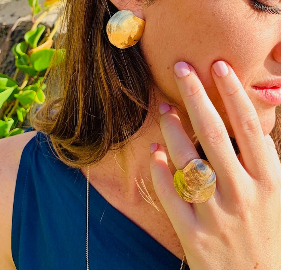 Jingle shell single earrings in 14kt gold. Inspired and cast from nature. 