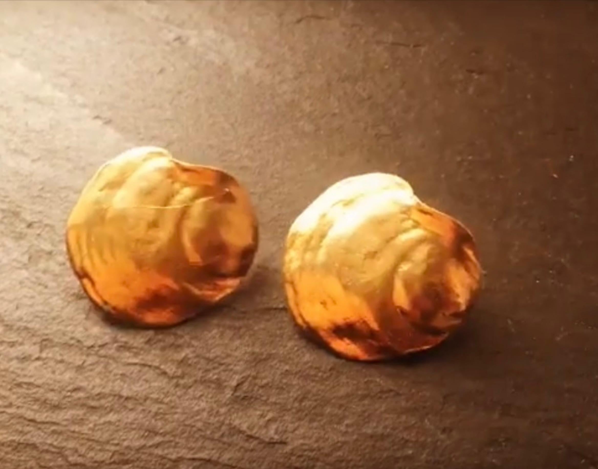 Jennifer Liang 14 KT Gold Jingle Shell Earrings In New Condition For Sale In New York, NY