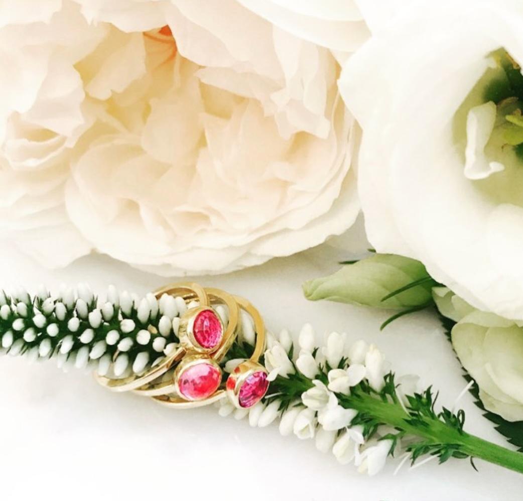 Jennifer Liang 14 KT Gold Pink Sapphire Stackable Gemstone Ring In New Condition For Sale In New York, NY