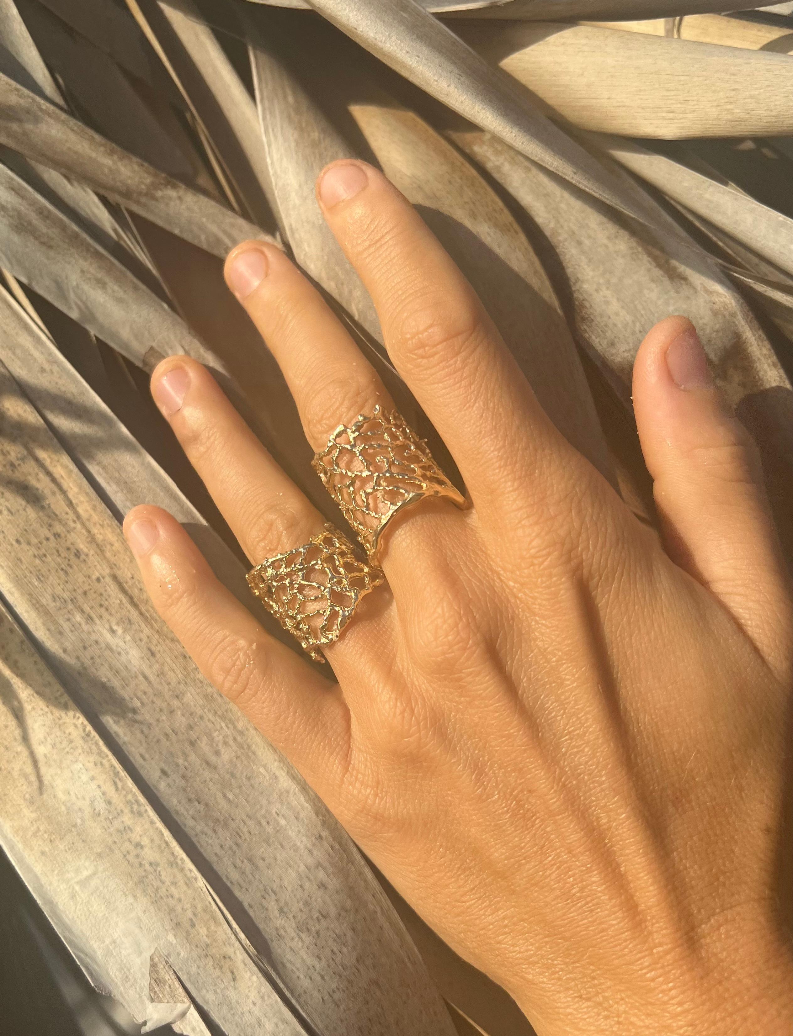 Contemporaneo Anello a ventaglio in oro 14 KT di Jennifer Liang in vendita