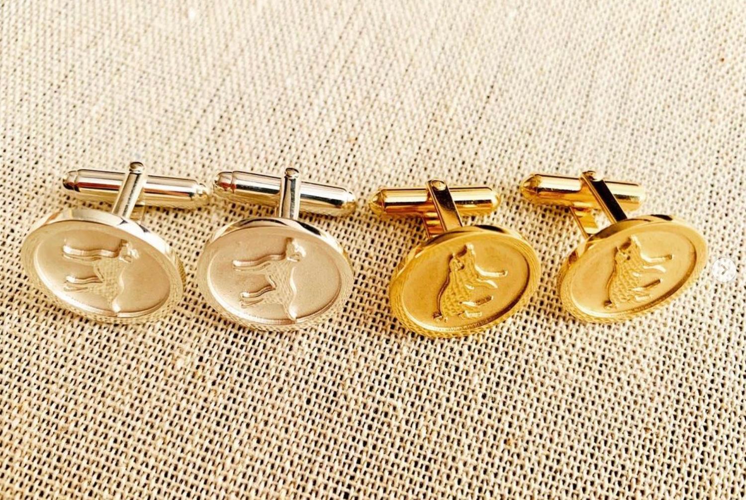 Contemporaneo Gemelli Jennifer Liang in oro giallo 14KT con maiale dello Zodiaco cinese in vendita