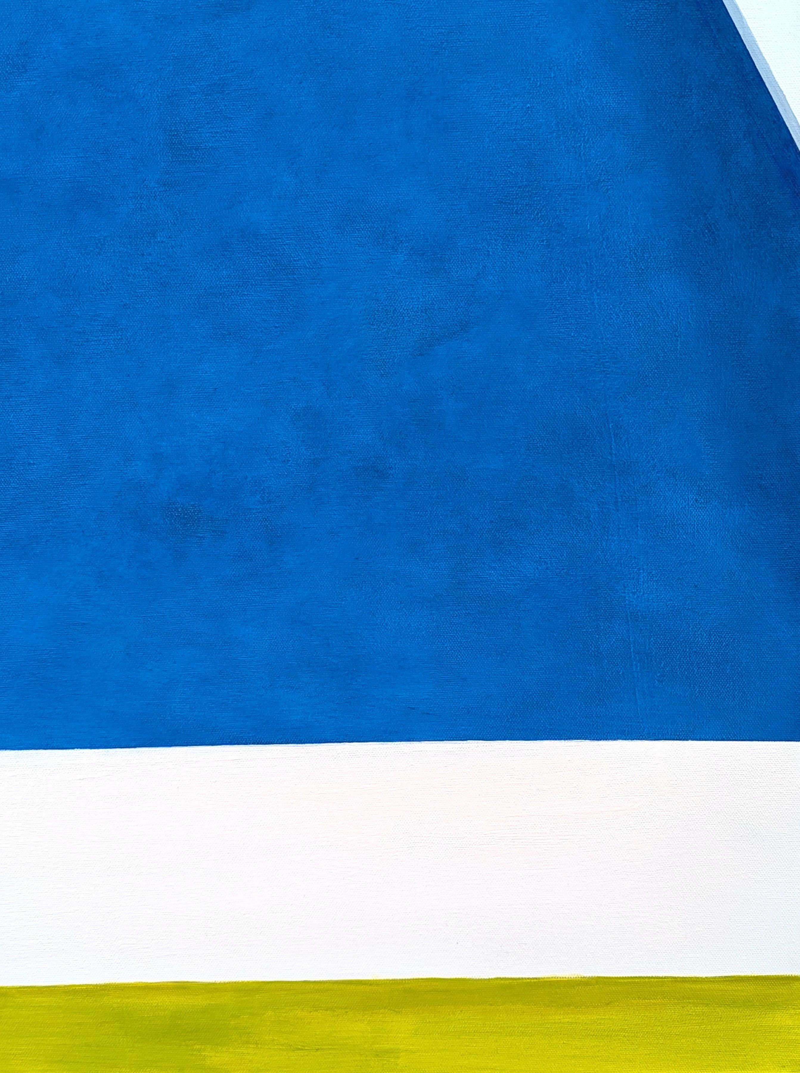 Peinture naturaliste contemporaine de l'artiste Jennifer Lively, basée au Texas. L'œuvre représente une piscine bleue et transparente à côté d'un palmier. On peut voir un petit bateau blanc naviguer à l'arrière-plan. Signé dans le coin inférieur