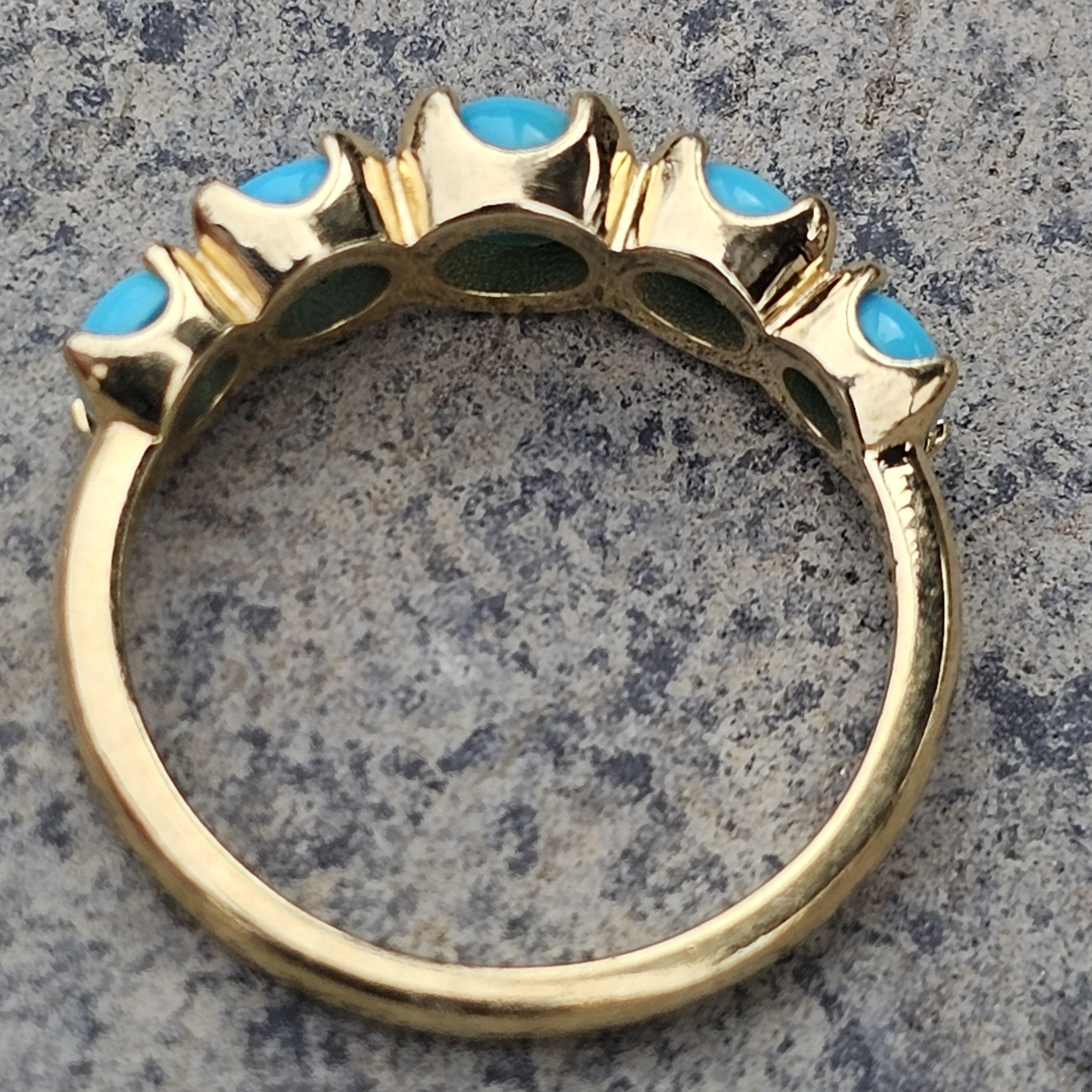 Jennifer Meyer Anello con cabochon di turchese graduato in oro giallo 18k misura 7 in vendita 1