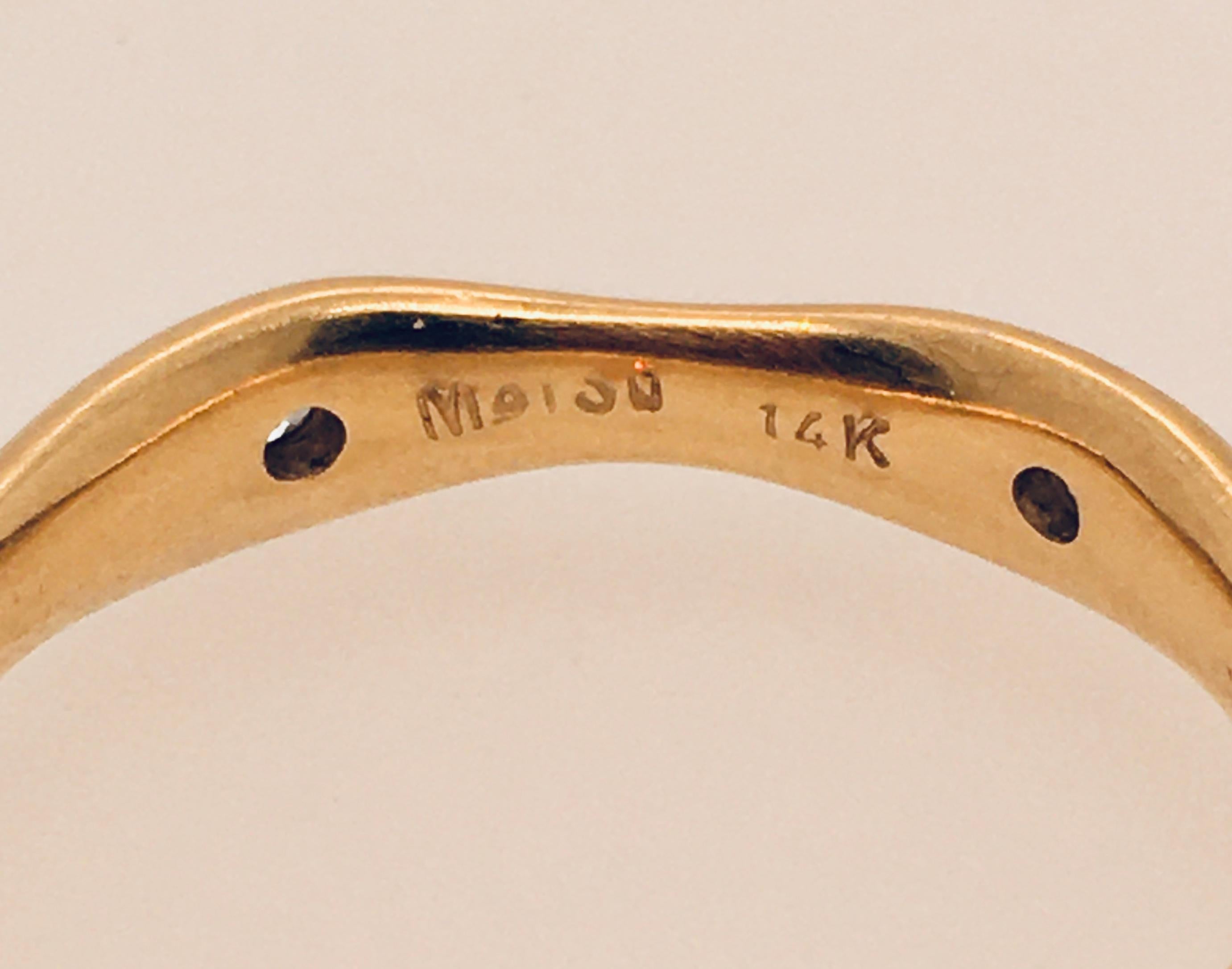 JENNIFER SHIGETOMI   Ring mit fünf in Gold Satin gefassten Diamanten in Wellenform mit fünf Kanten (Moderne) im Angebot