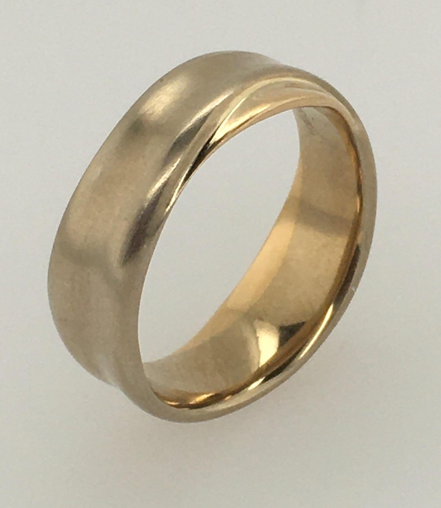 JENNIFER SHIGETOMI Stilisierter Guinevere-Ring aus Blattgold und Vine-Satin (Moderne) im Angebot