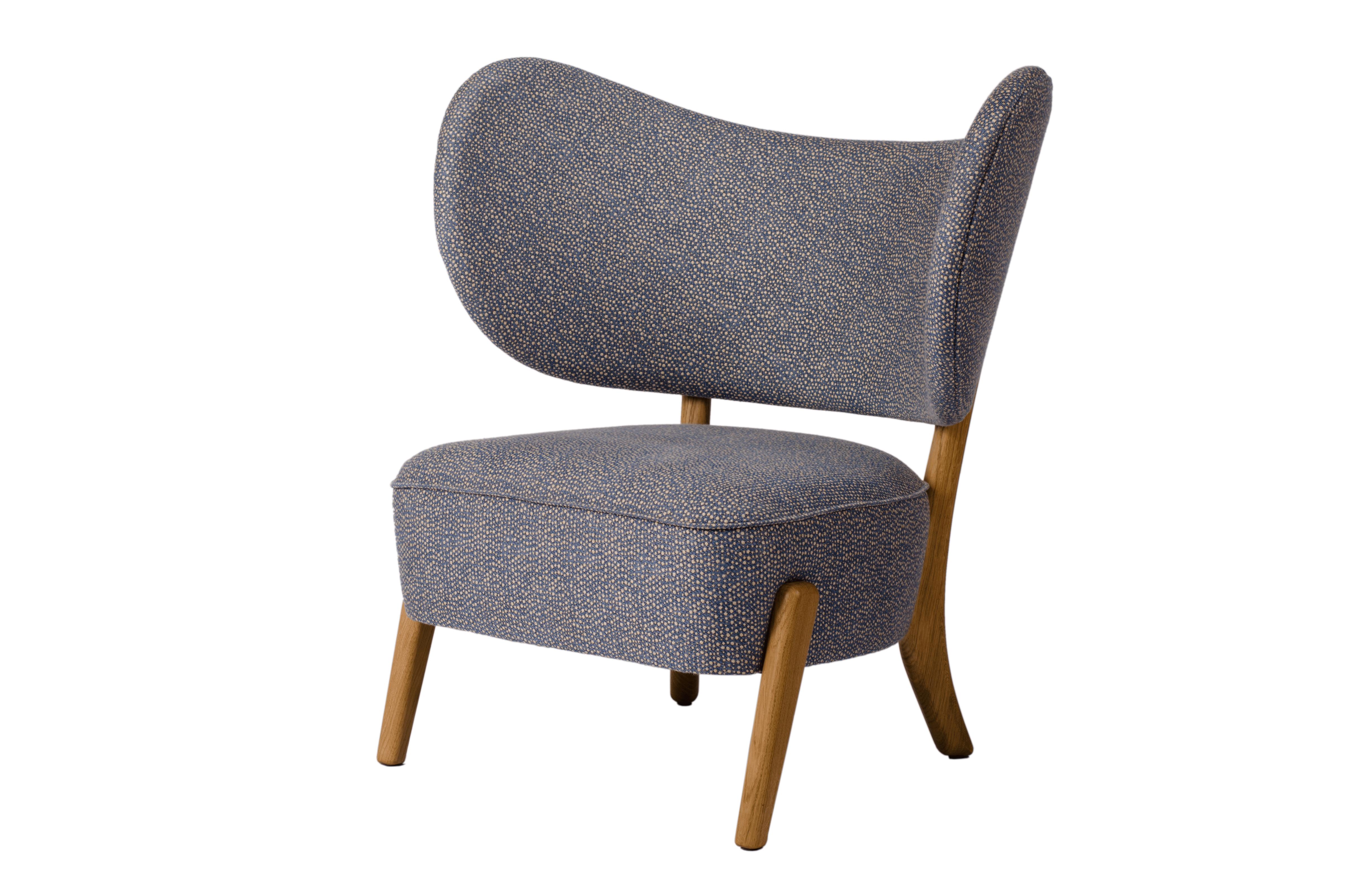 JENNIFER SHORTO / Kongaline & Seafoam TMBO Lounge Chair by Mazo Design
Dimensions: W 90 x D 68.5 x H 87 cm
Materials: Oak, Textile
Also Available: ROMO/Linara, DAW/Royal, KVADRAT/Remix, KVADRAT/Hallingdal & Fiord, BUTE/Storr,