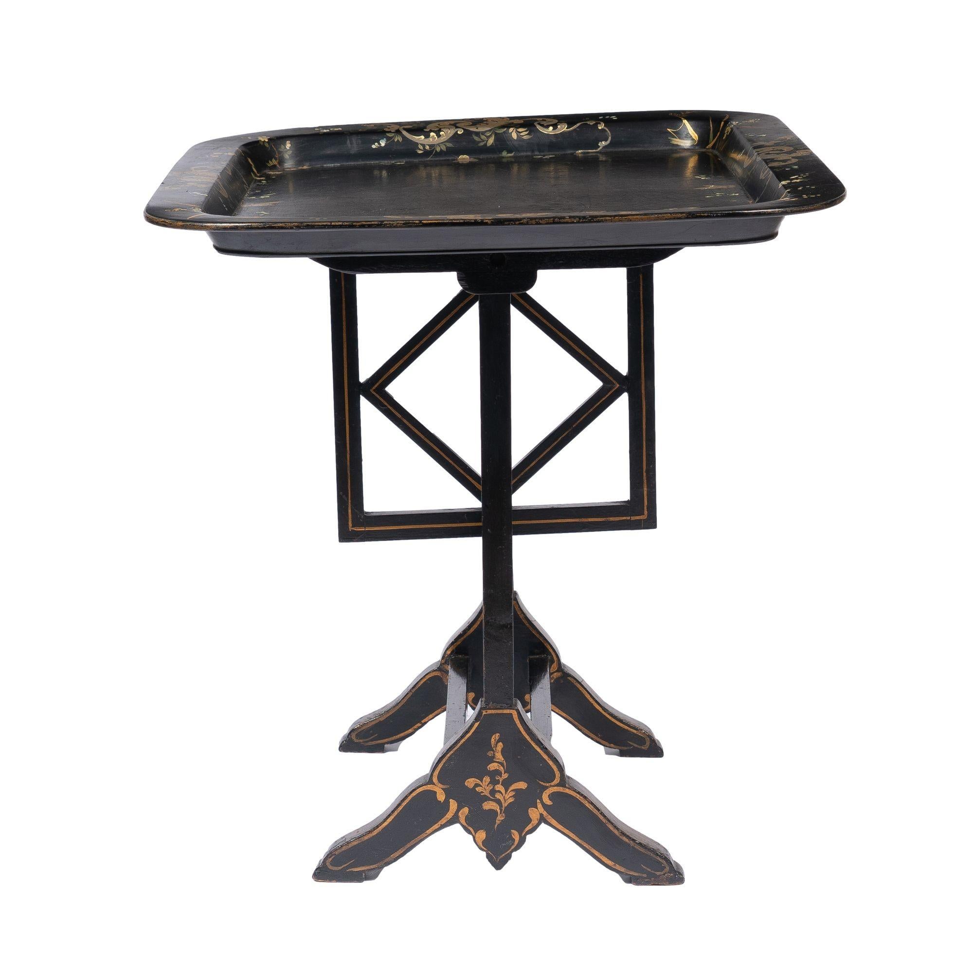 Jennings & Bettridge Tilt Top Tray Table, 1830 In Fair Condition For Sale In Kenilworth, IL