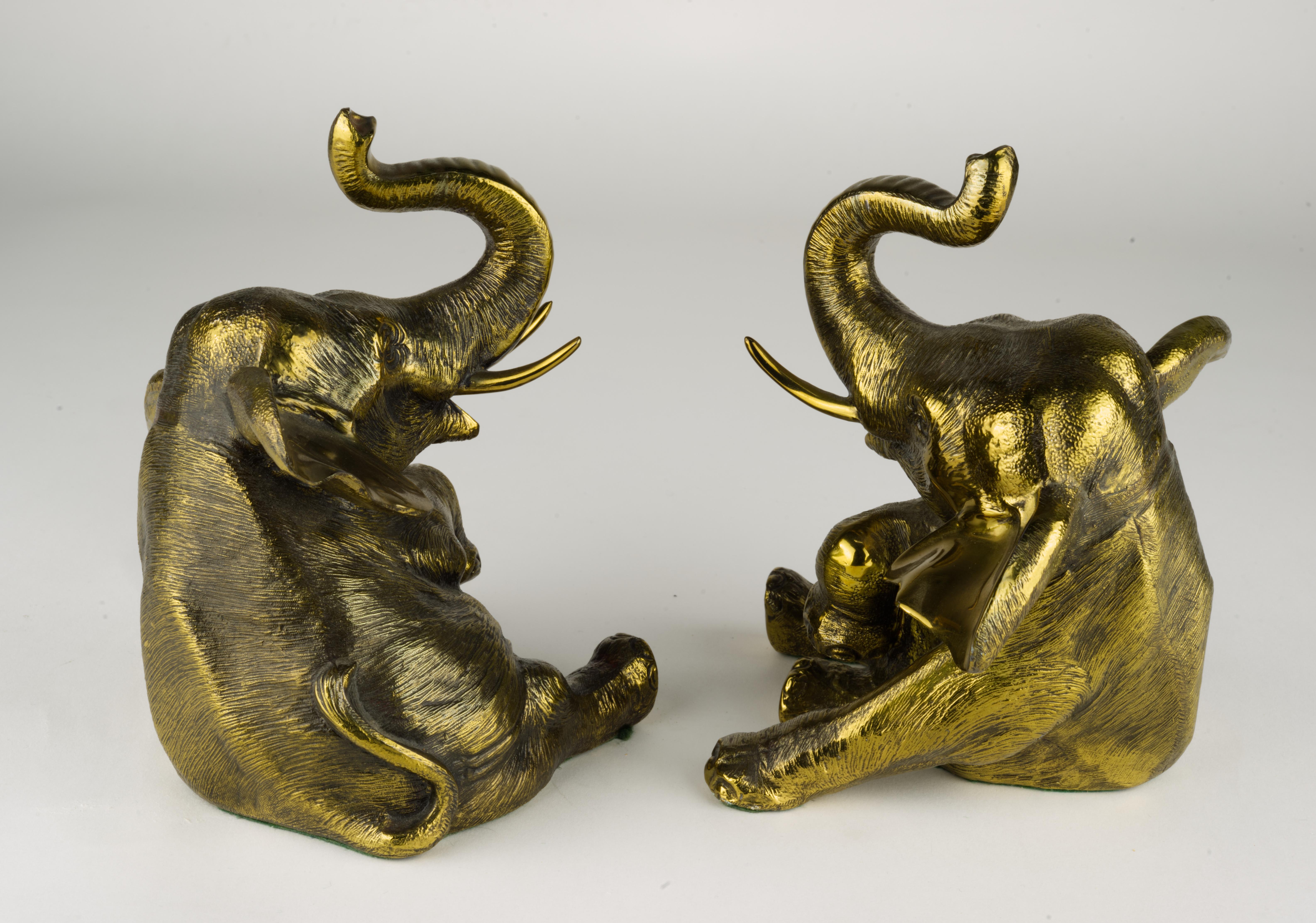 Jennings Brothers, Paar Bronze-Elefanten-Buchstützen (Arts and Crafts) im Angebot