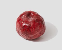 "Manzana (roja entera)" -- Escultura de Jenny Day