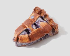 „Blueberry Pie“ – Skulptur von Jenny Day
