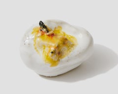 « Eggsviled Eggs » - Sculpture de Jenny Day