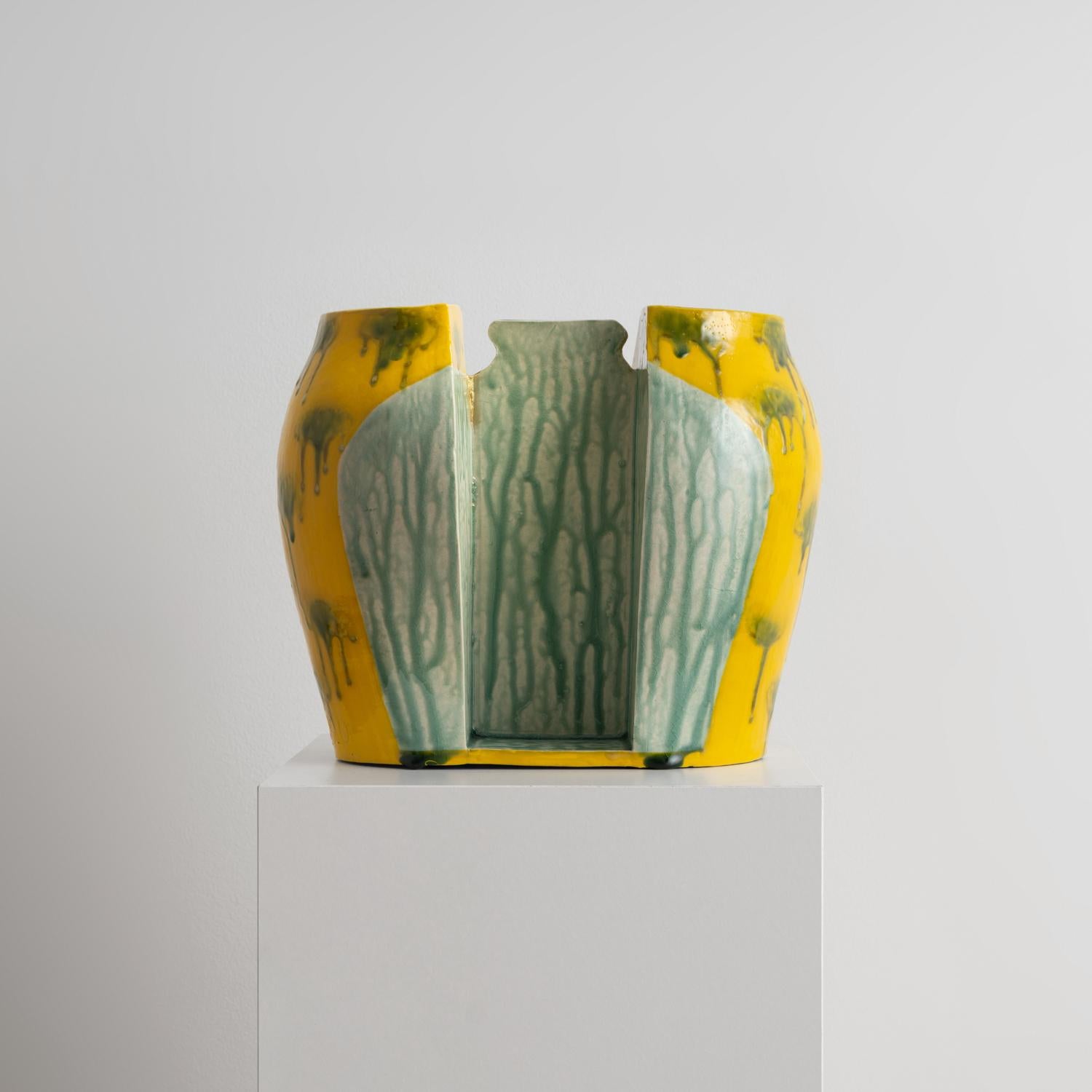 Glasiertes Steingutgefäß aus Keramik von Jenny Hata Blumenfield