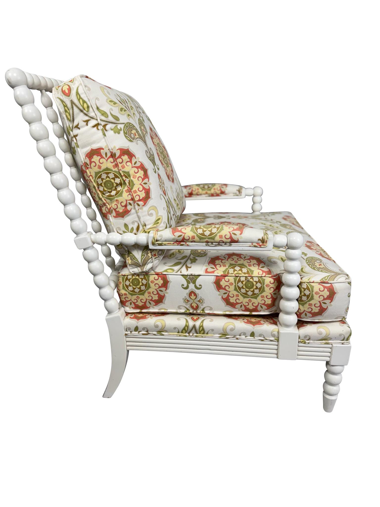 Tissu Jenny Lind Spool Chair et Ottoman assorti en blanc en vente