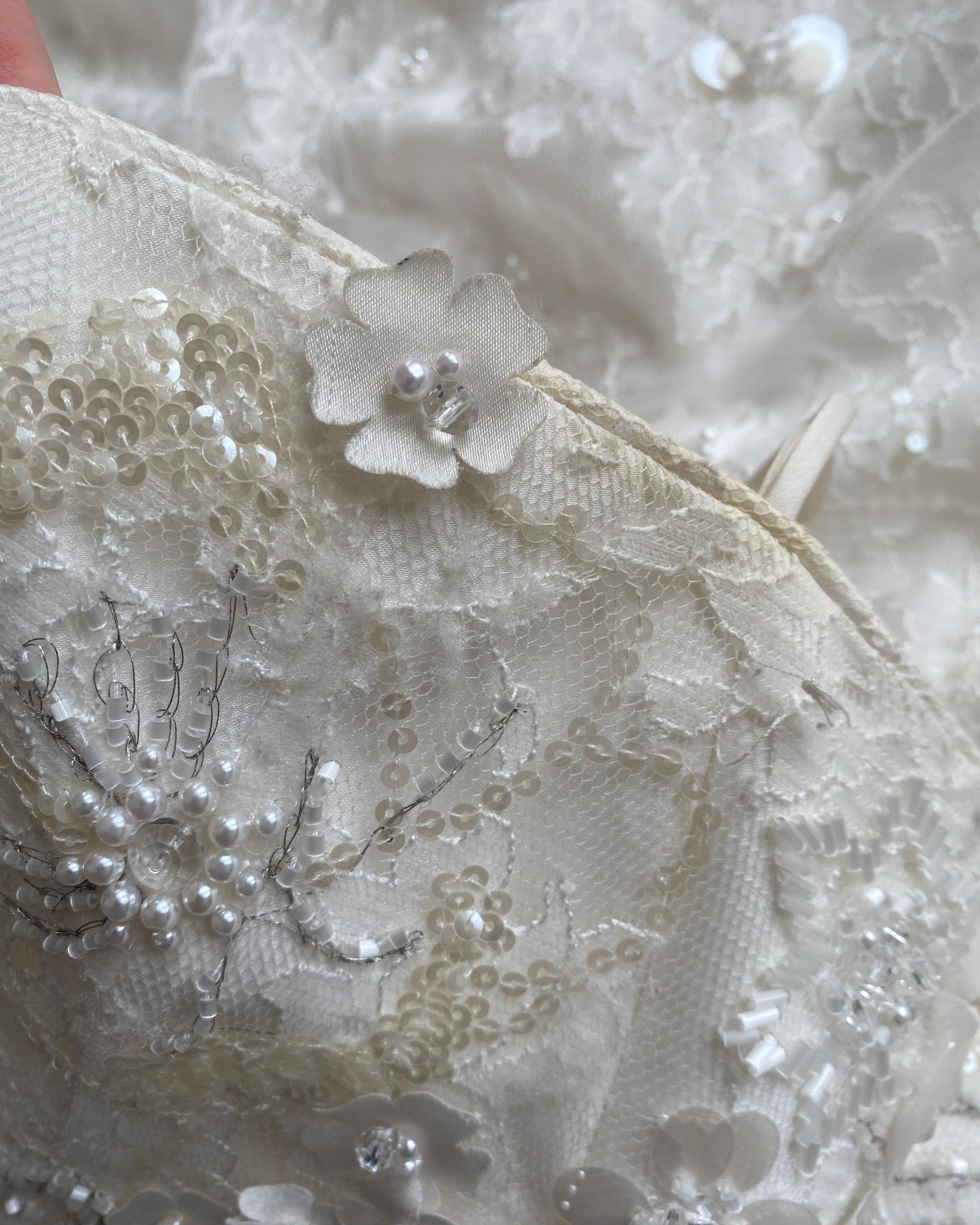 Jenny Packham F/W 16 floral lace pearl beaded strapless tulle wedding gown dress For Sale 14
