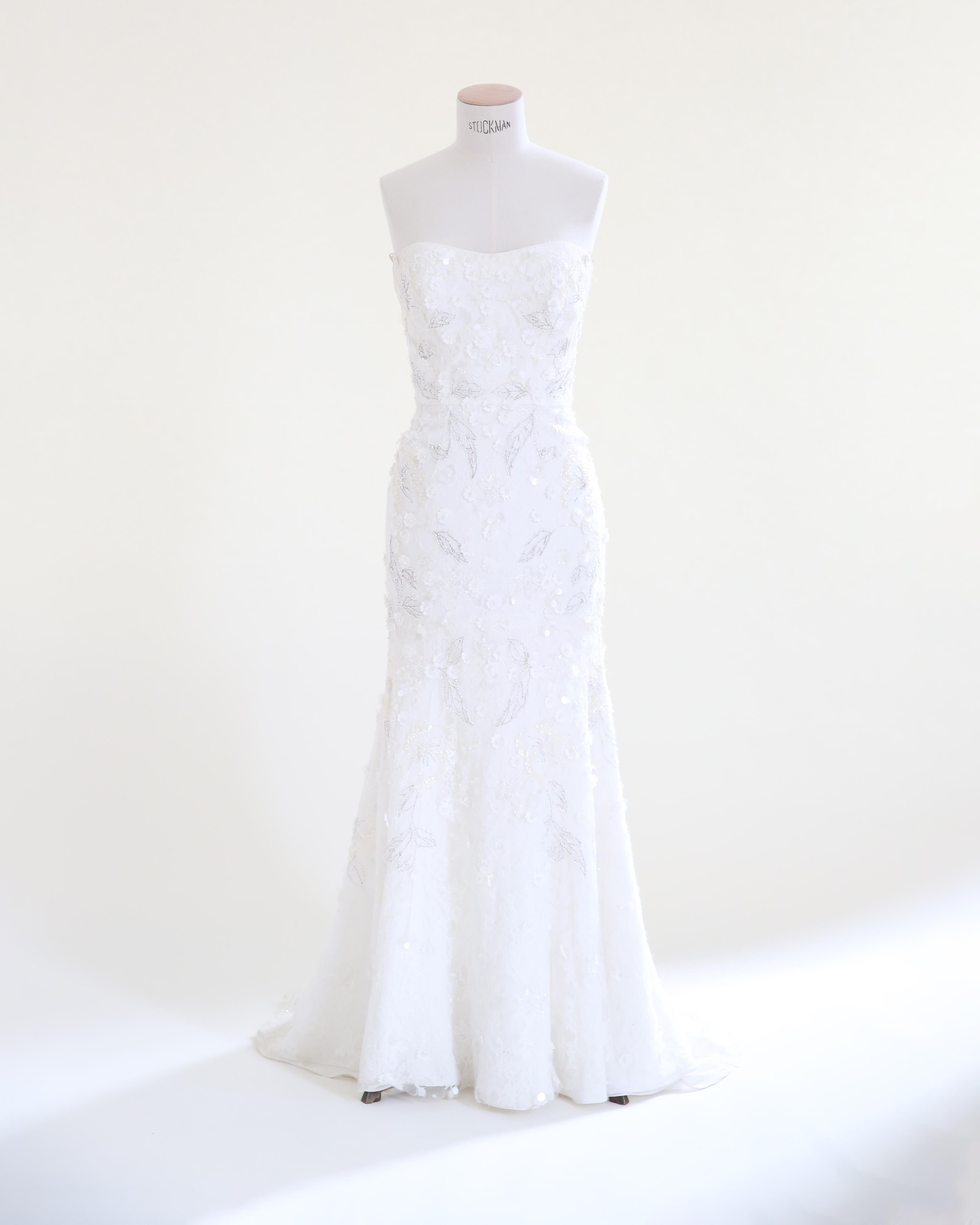 Jenny Packham F/W 16 floral lace pearl beaded strapless tulle wedding gown dress In Good Condition For Sale In Milano, Lombardia