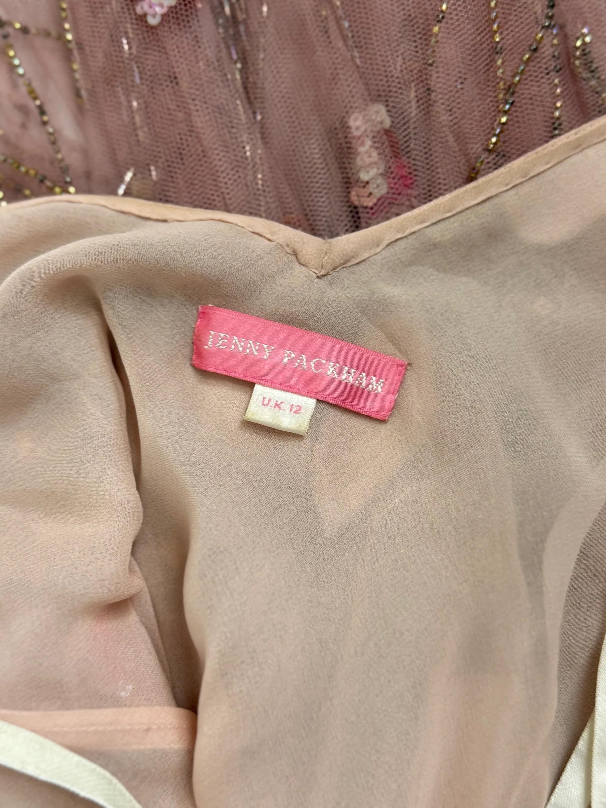 Robe en soie rose brodée et perlée de Jenny Packham, C.C. en vente 1