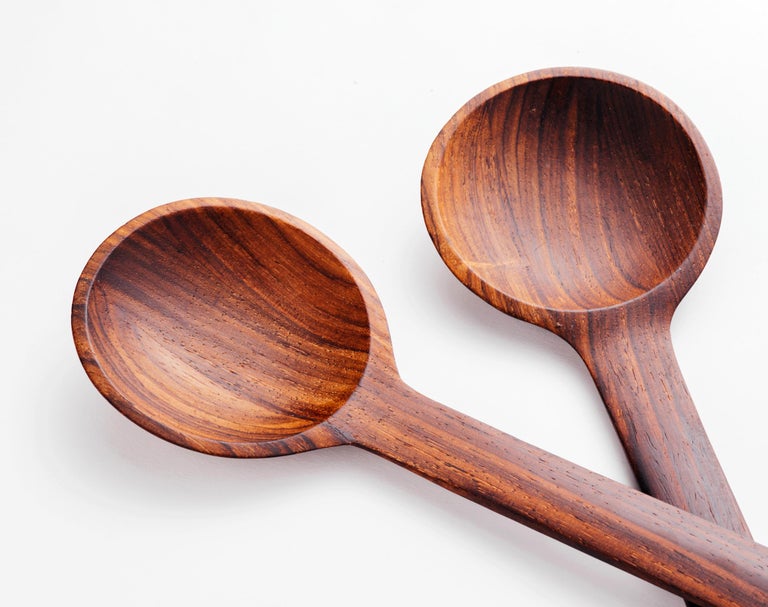 Jens H. Quistgaard for Dansk Pair of Rosewood Salad Serving Spoons, 1950s In Good Condition For Sale In Brooklyn, NY