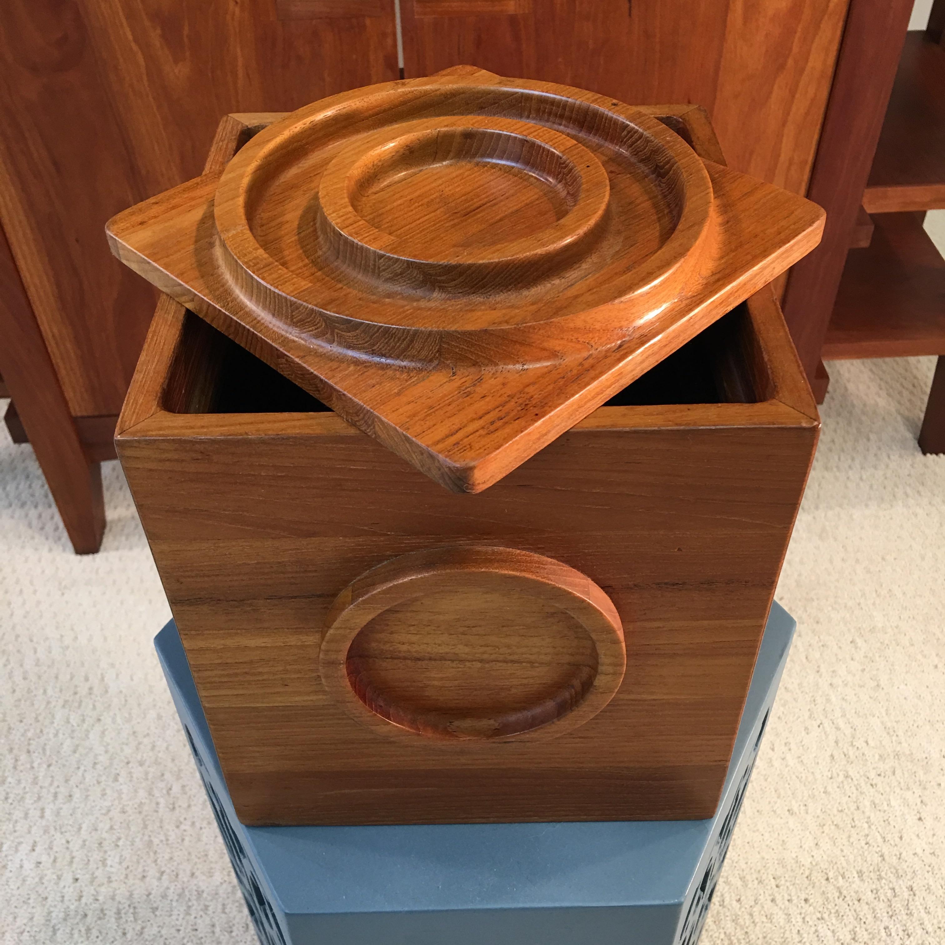 Jens H. Quistgaard for Dansk Teak Cube Ice Bucket In Good Condition For Sale In Hanover, MA