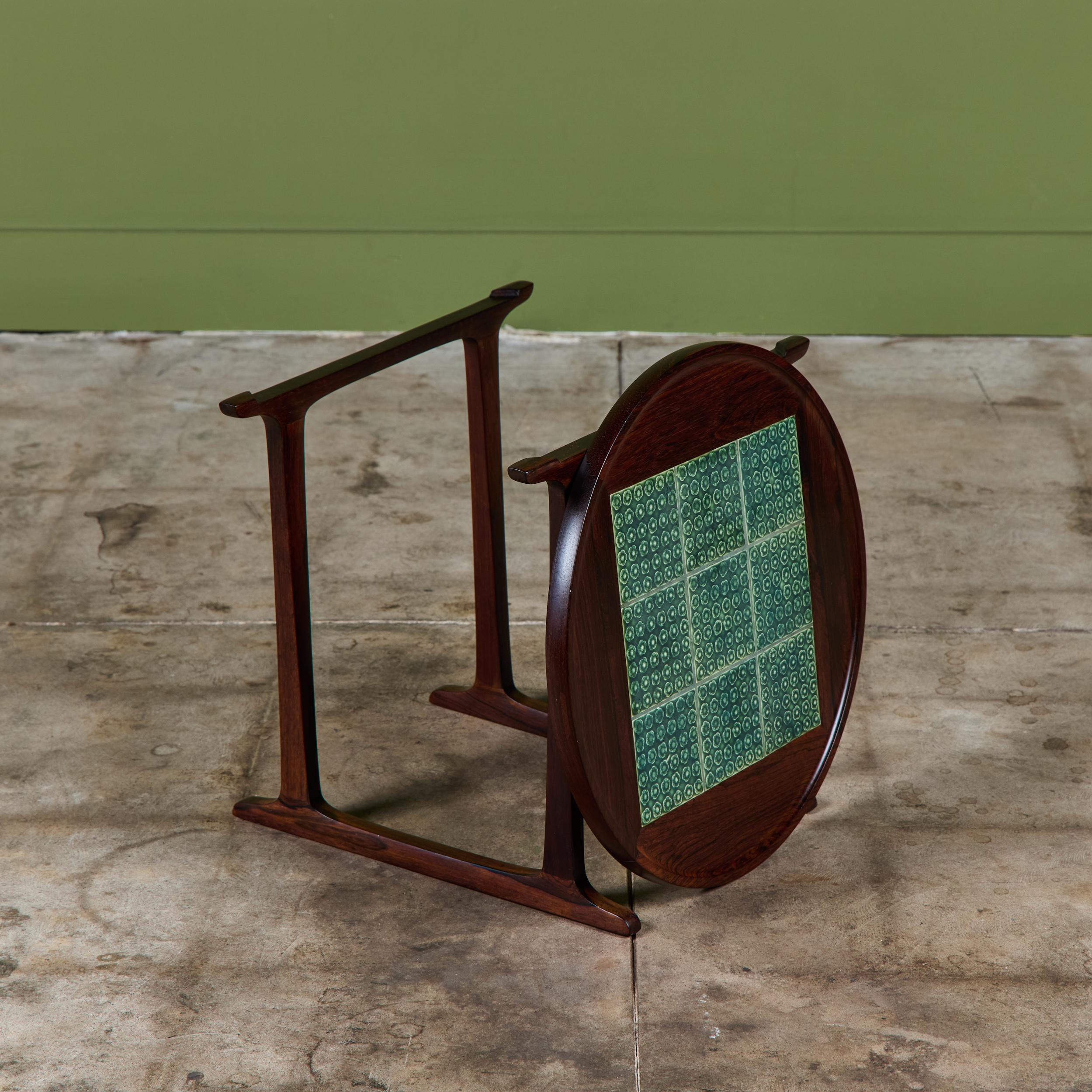 Scandinave moderne Jens H. Quistgaard Table d'appoint en bois de rose avec incrustation de carreaux en vente