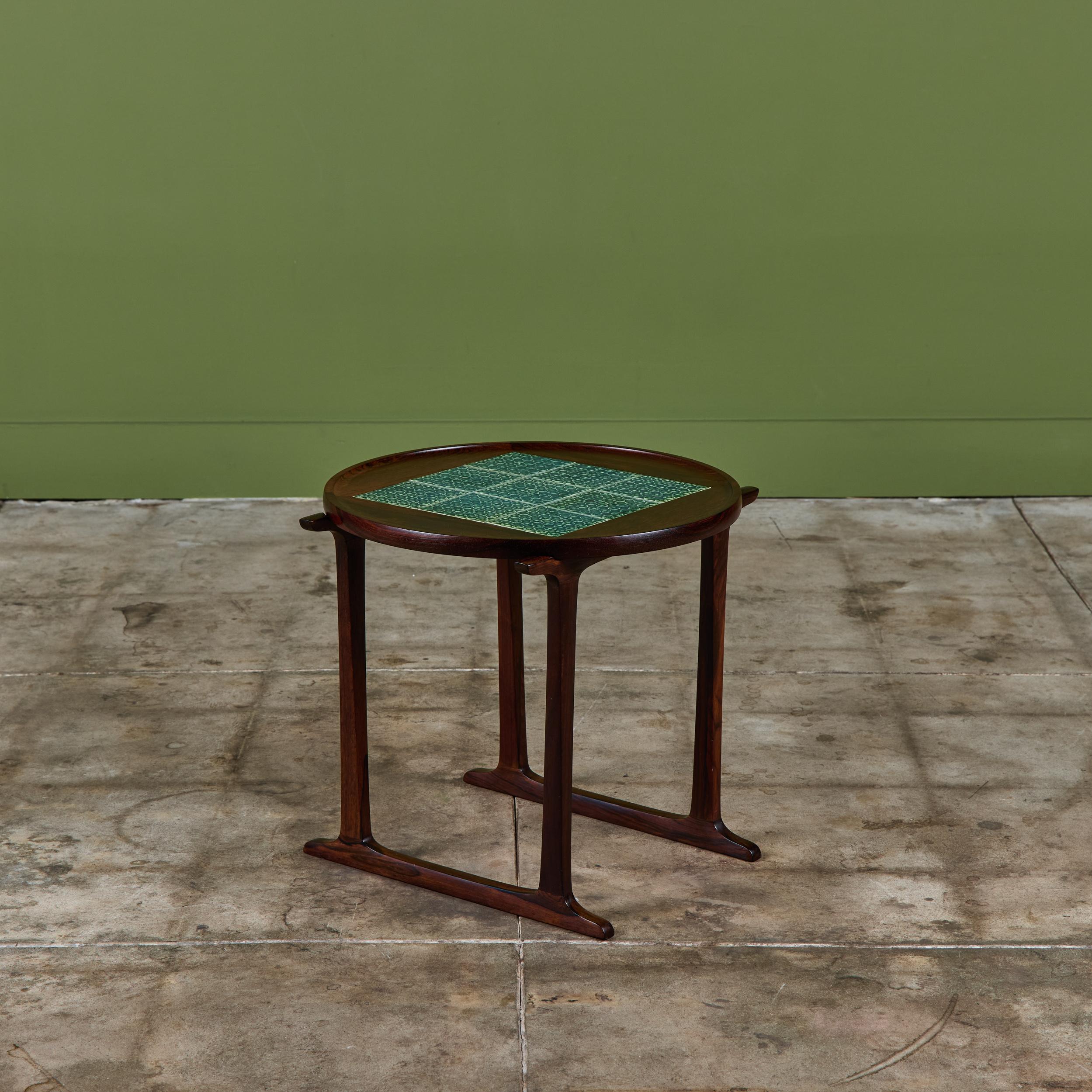 Céramique Jens H. Quistgaard Table d'appoint en bois de rose avec incrustation de carreaux en vente